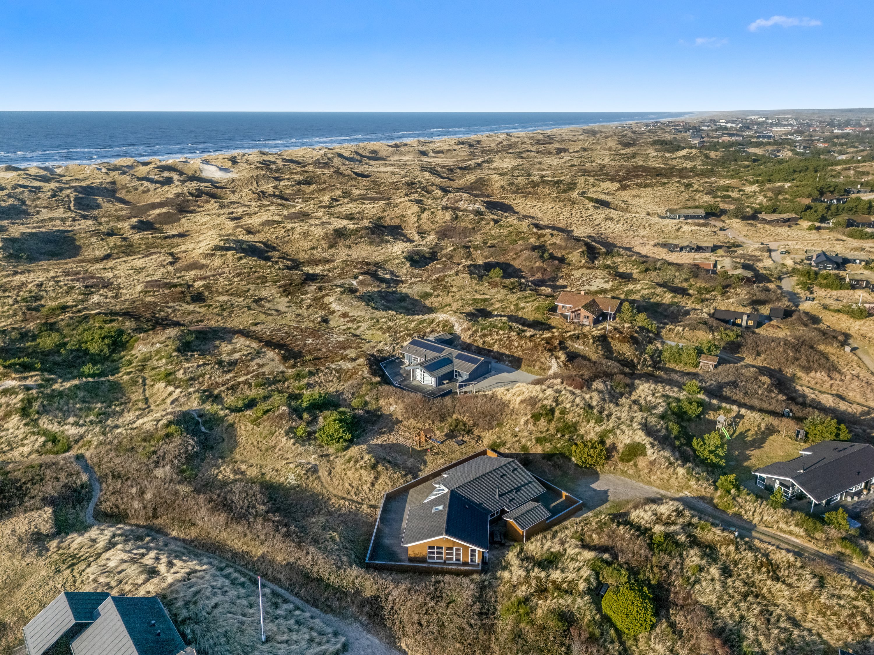 Miniaturebillede 2: luftfoto. Billede af Fyrrenålevej 14, Henne Strand, 6854 Henne