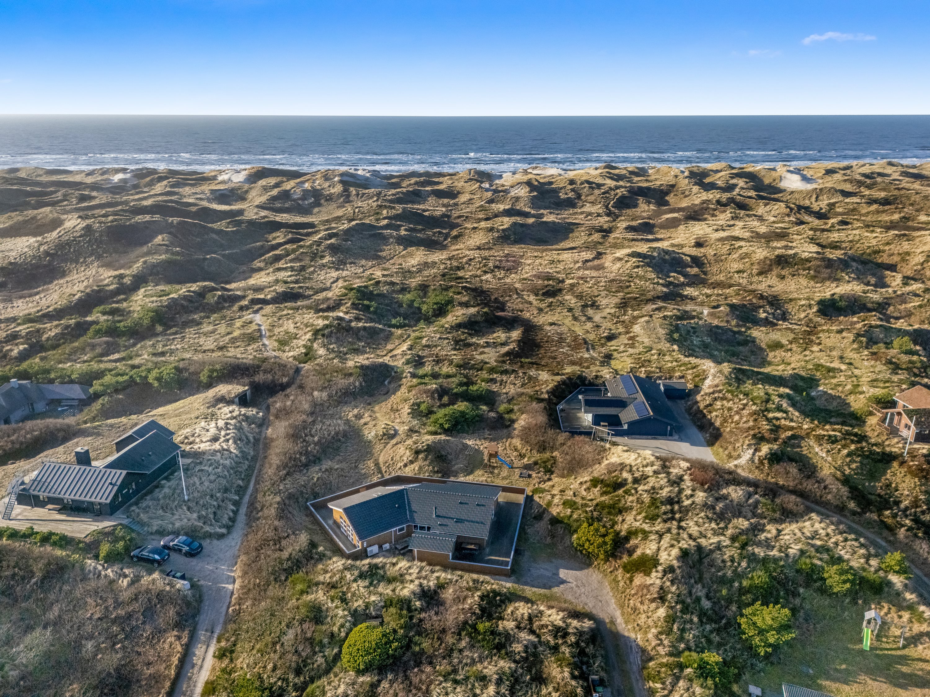 Miniaturebillede 1: luftfoto. Billede af Fyrrenålevej 14, Henne Strand, 6854 Henne