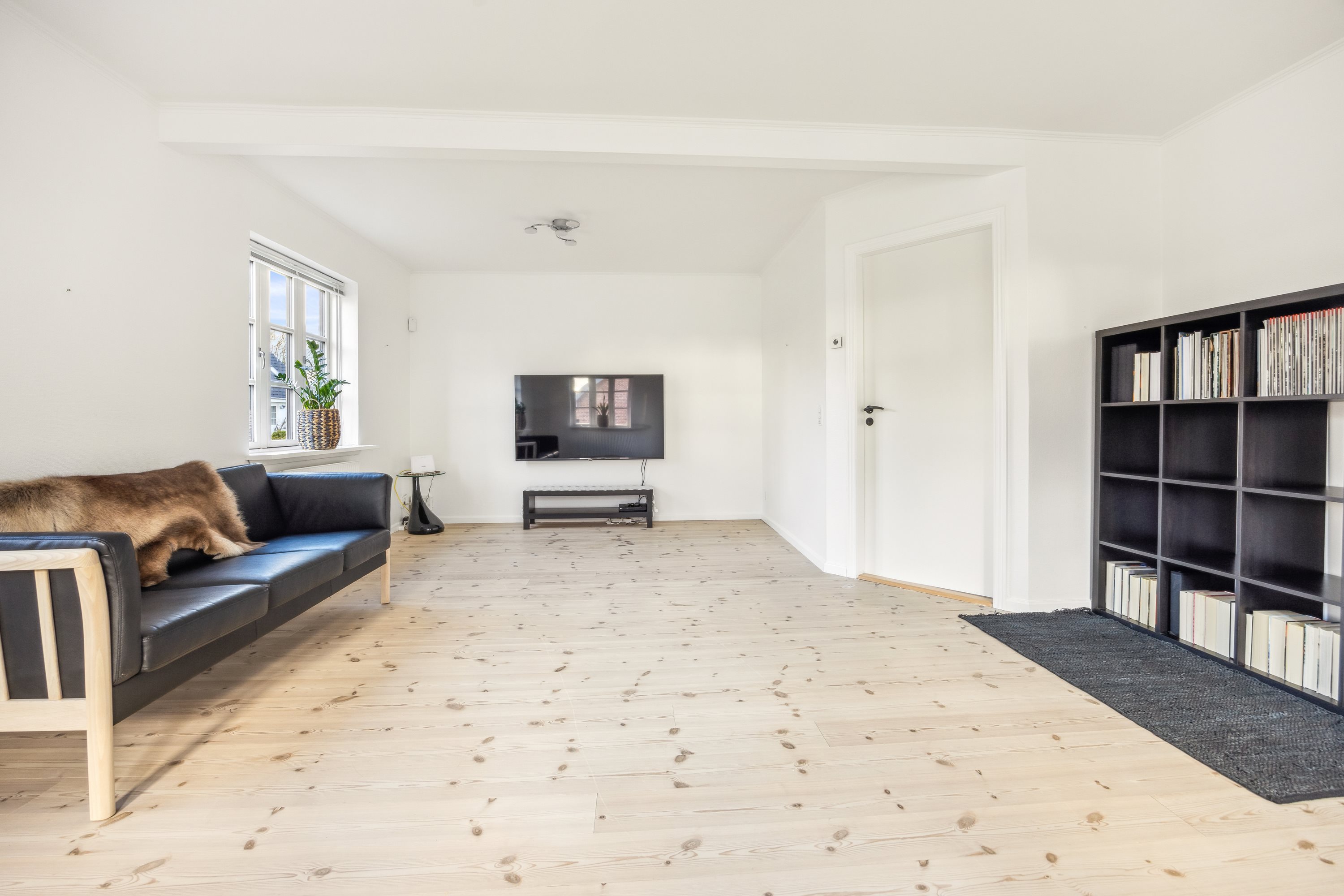 Fremhævet stue billede i fuldskærmstilstand. Billede af Myhlenbergvej 11, 9510 Arden