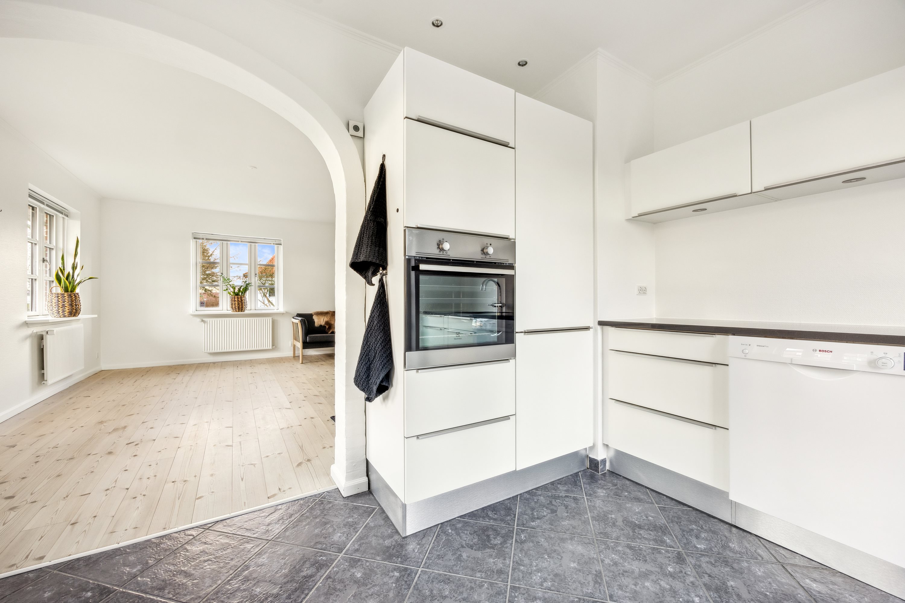 Fremhævet køkken billede i fuldskærmstilstand. Billede af Myhlenbergvej 11, 9510 Arden