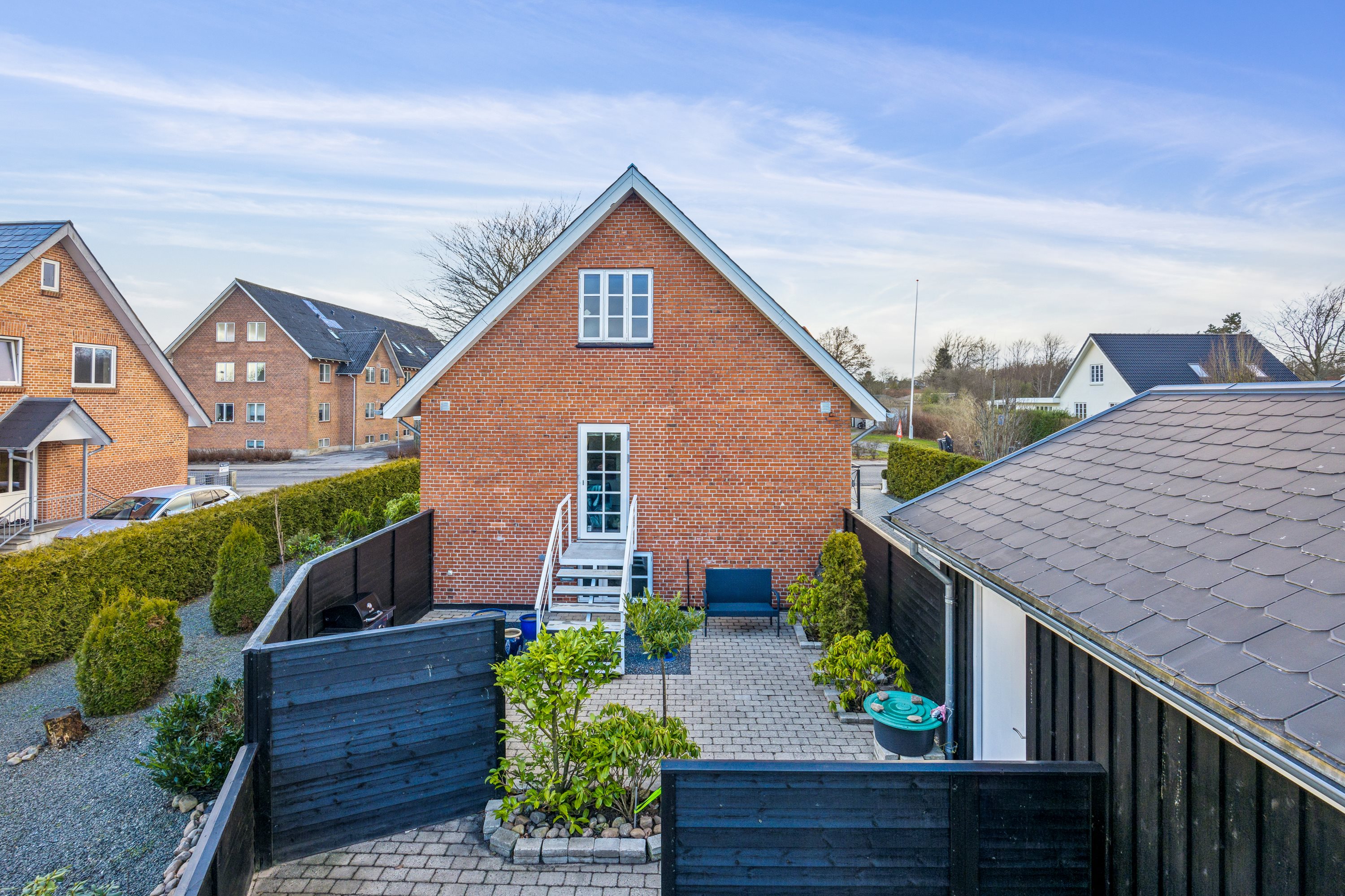 Fremhævet terrasse billede i fuldskærmstilstand. Billede af Myhlenbergvej 11, 9510 Arden