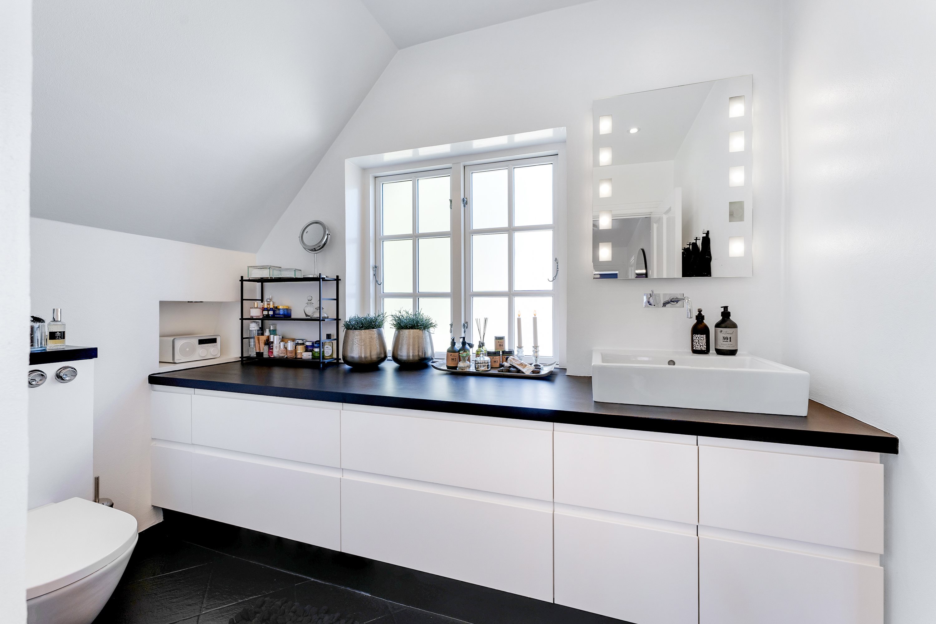 Fremhævet badeværelse billede i fuldskærmstilstand. Billede af Aage Beks Vej 15, 8920 Randers NV