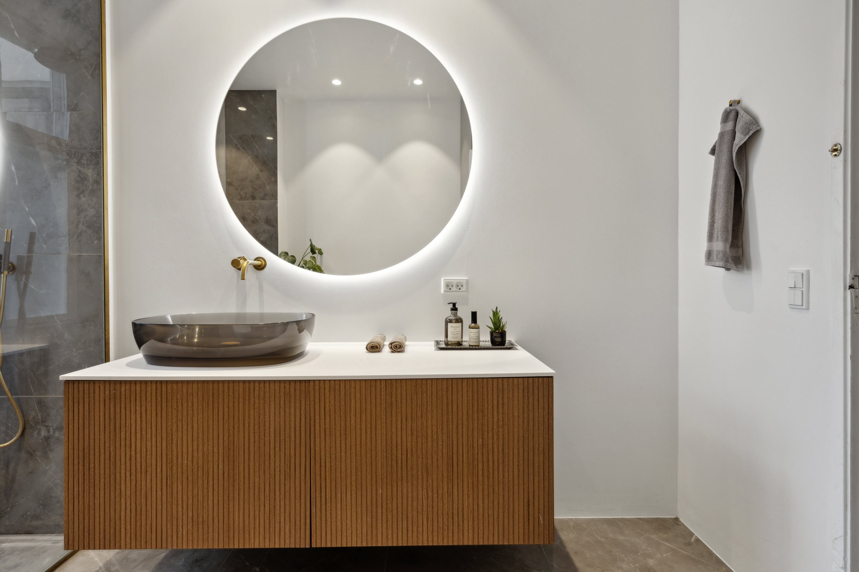 Fremhævet badeværelse billede i fuldskærmstilstand. Billede af Store Kongensgade 67A, 1. th., 1264 København K