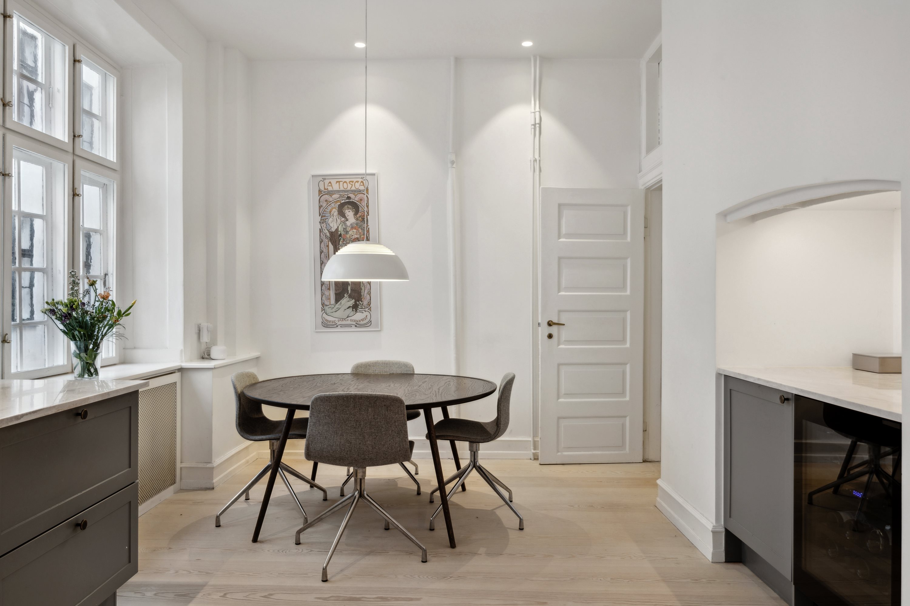 Fremhævet køkken-alrum billede i fuldskærmstilstand. Billede af Store Kongensgade 67A, 1. th., 1264 København K