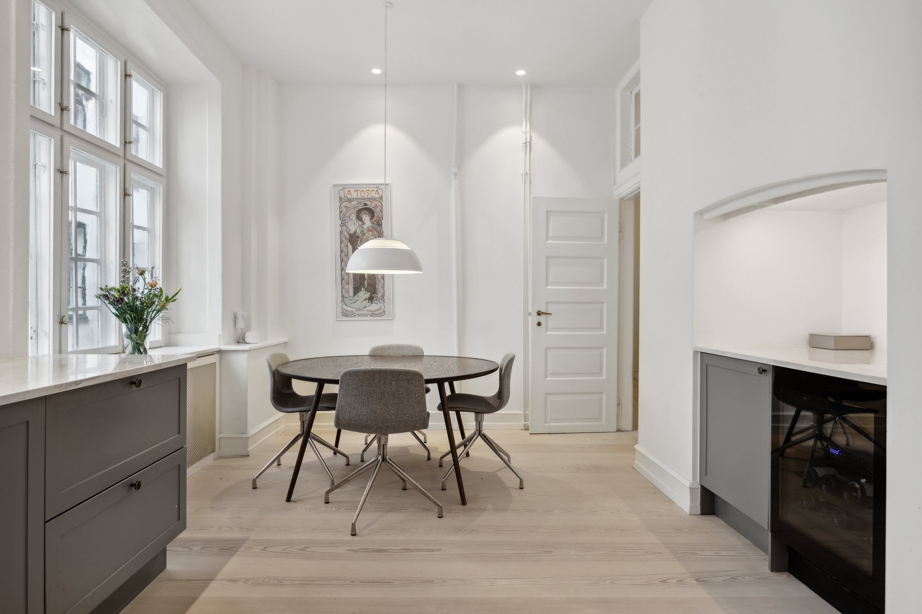 Fremhævet køkken-alrum billede i fuldskærmstilstand. Billede af Store Kongensgade 67A, 1. th., 1264 København K