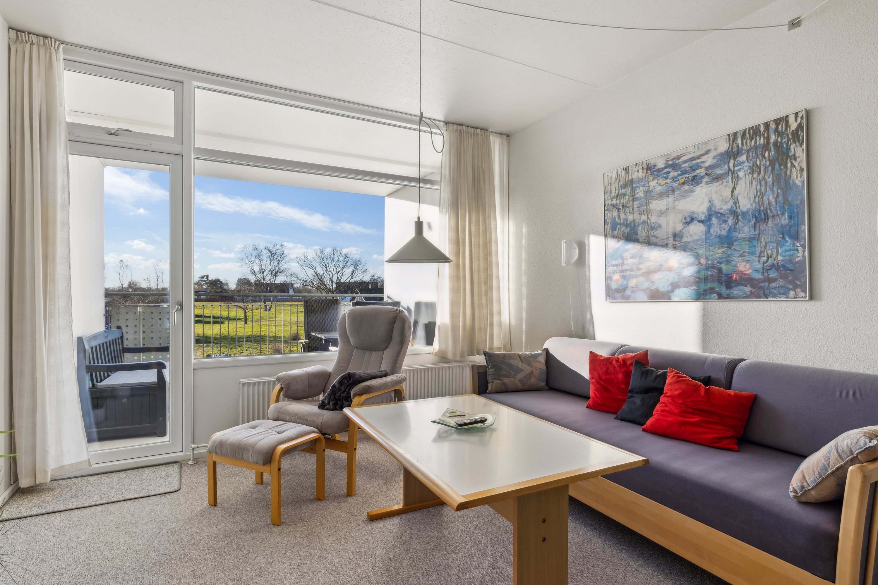 Fremhævet stue billede i fuldskærmstilstand. Billede af Fægangsvej 11A, 1. 213., Bønnerup Strand, 8585 Glesborg