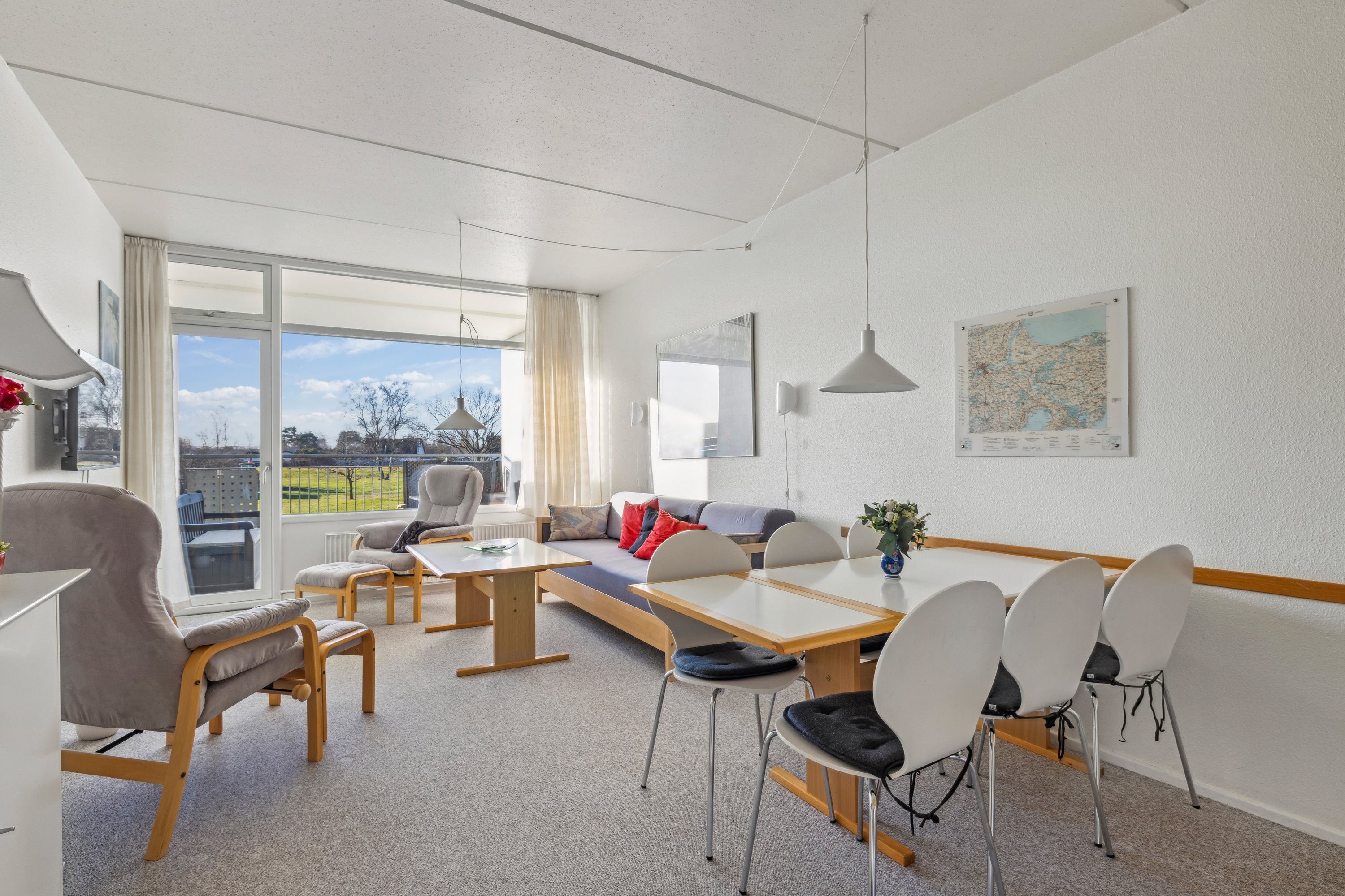 Fremhævet stue billede i fuldskærmstilstand. Billede af Fægangsvej 11A, 1. 213., Bønnerup Strand, 8585 Glesborg