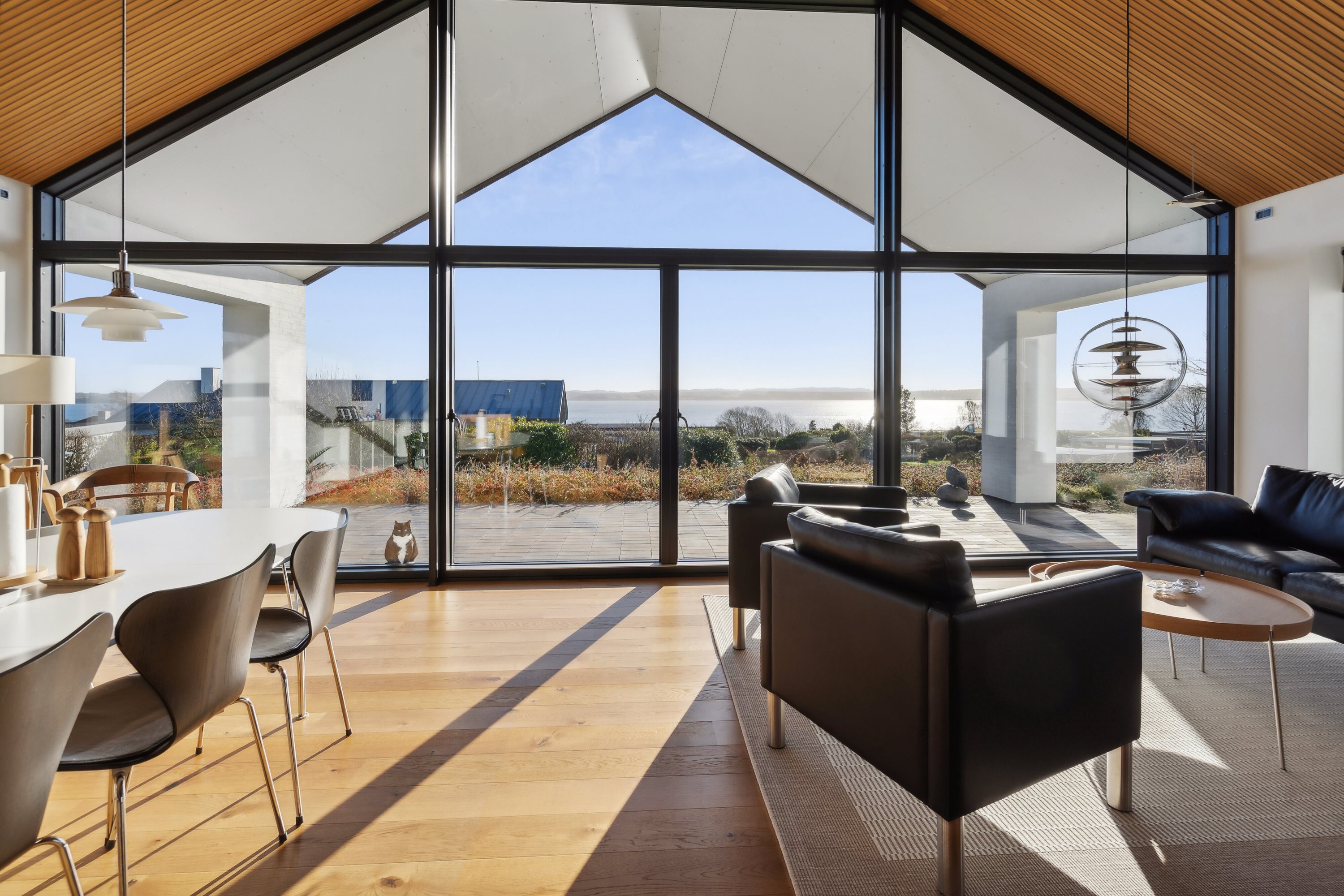 Fremhævet stue billede i fuldskærmstilstand. Billede af Dyrhave 64, 6200 Aabenraa