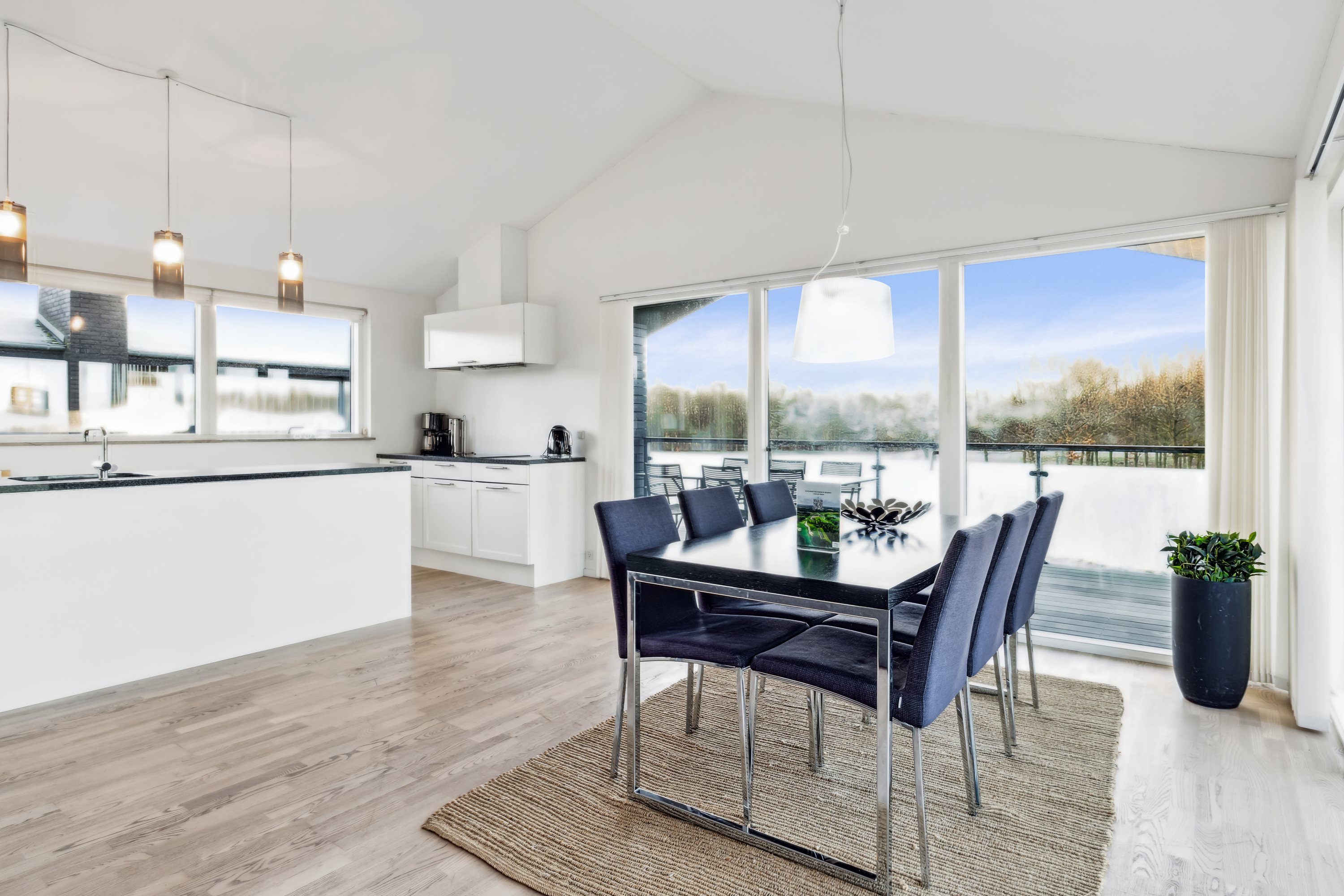 Fremhævet stue billede i fuldskærmstilstand. Billede af Lübker Allé 25, 8581 Nimtofte