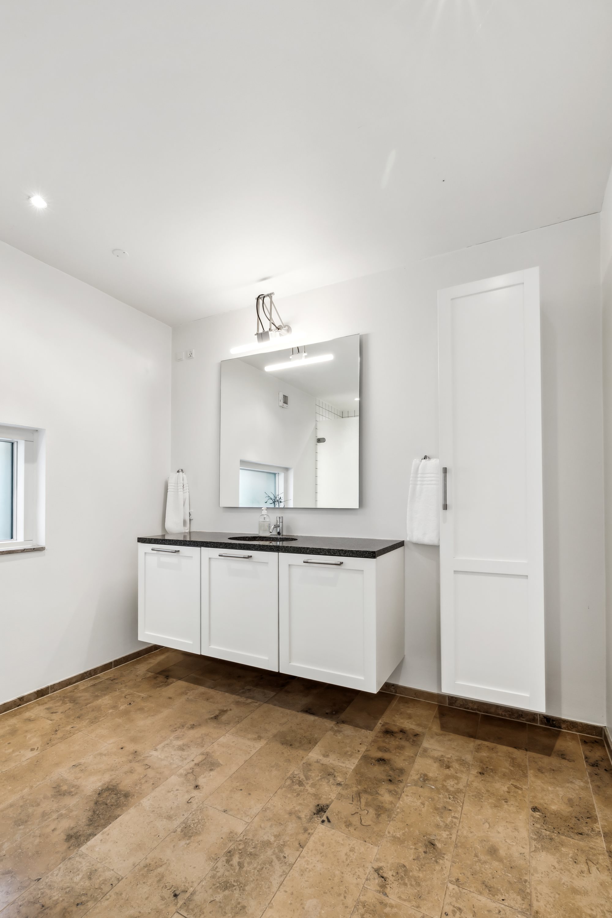 Fremhævet værelse billede i fuldskærmstilstand. Billede af Lübker Allé 25, 8581 Nimtofte