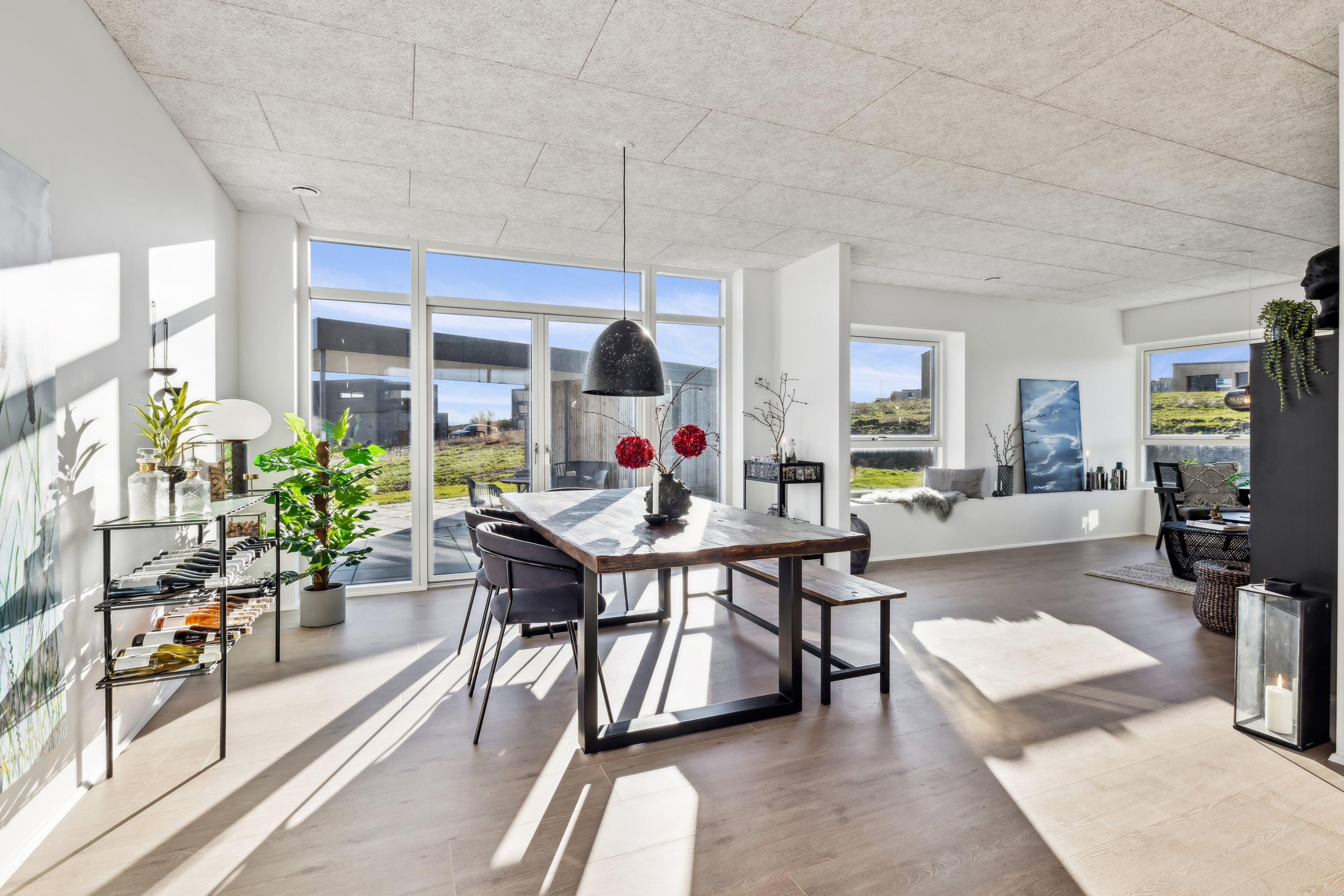 Fremhævet stue billede i fuldskærmstilstand. Billede af Mølbjerget 17, Rodskov, 8543 Hornslet