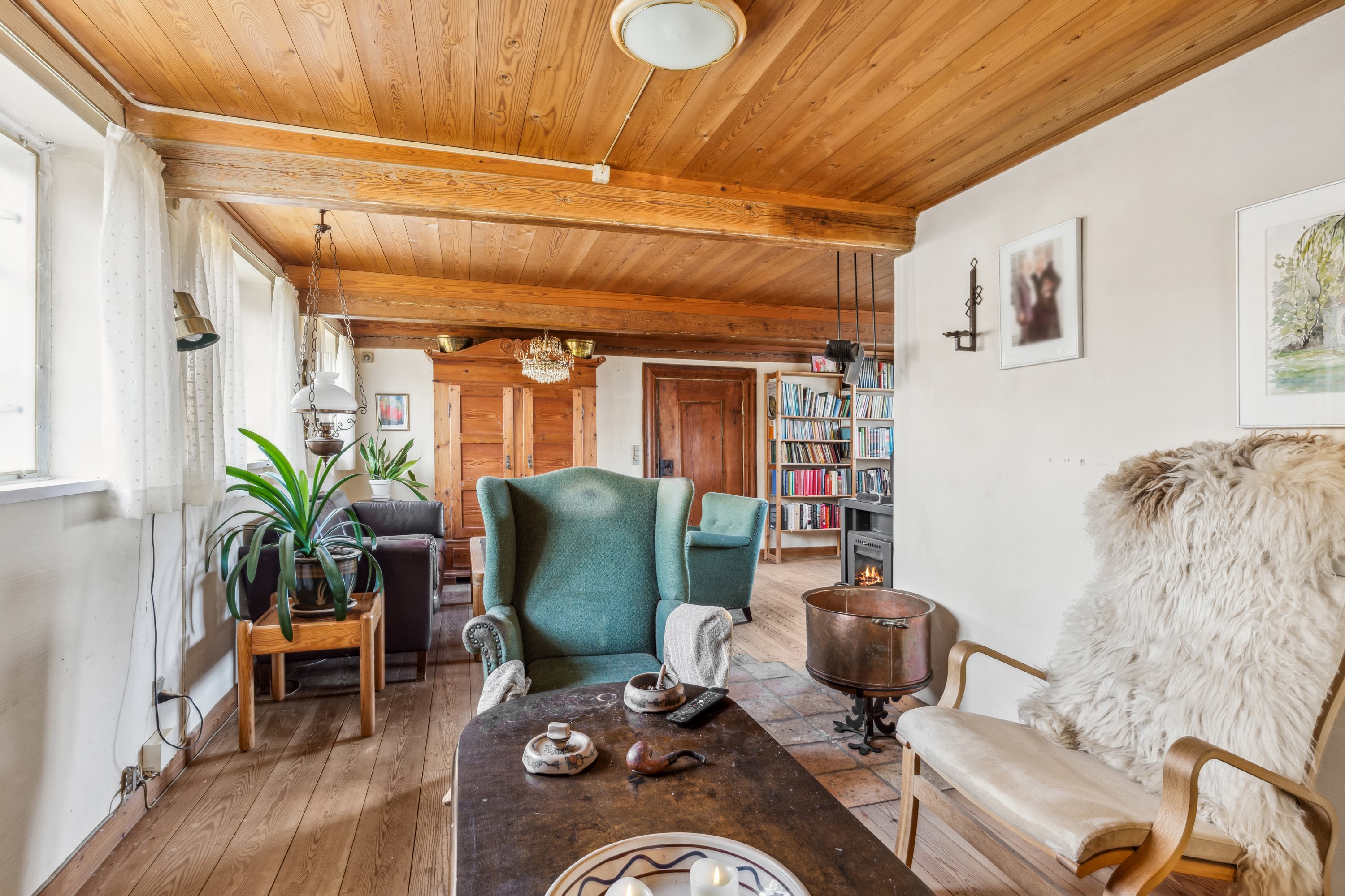 Fremhævet stue billede i fuldskærmstilstand. Billede af Stokkebro 26, Gjerrild, 8500 Grenaa