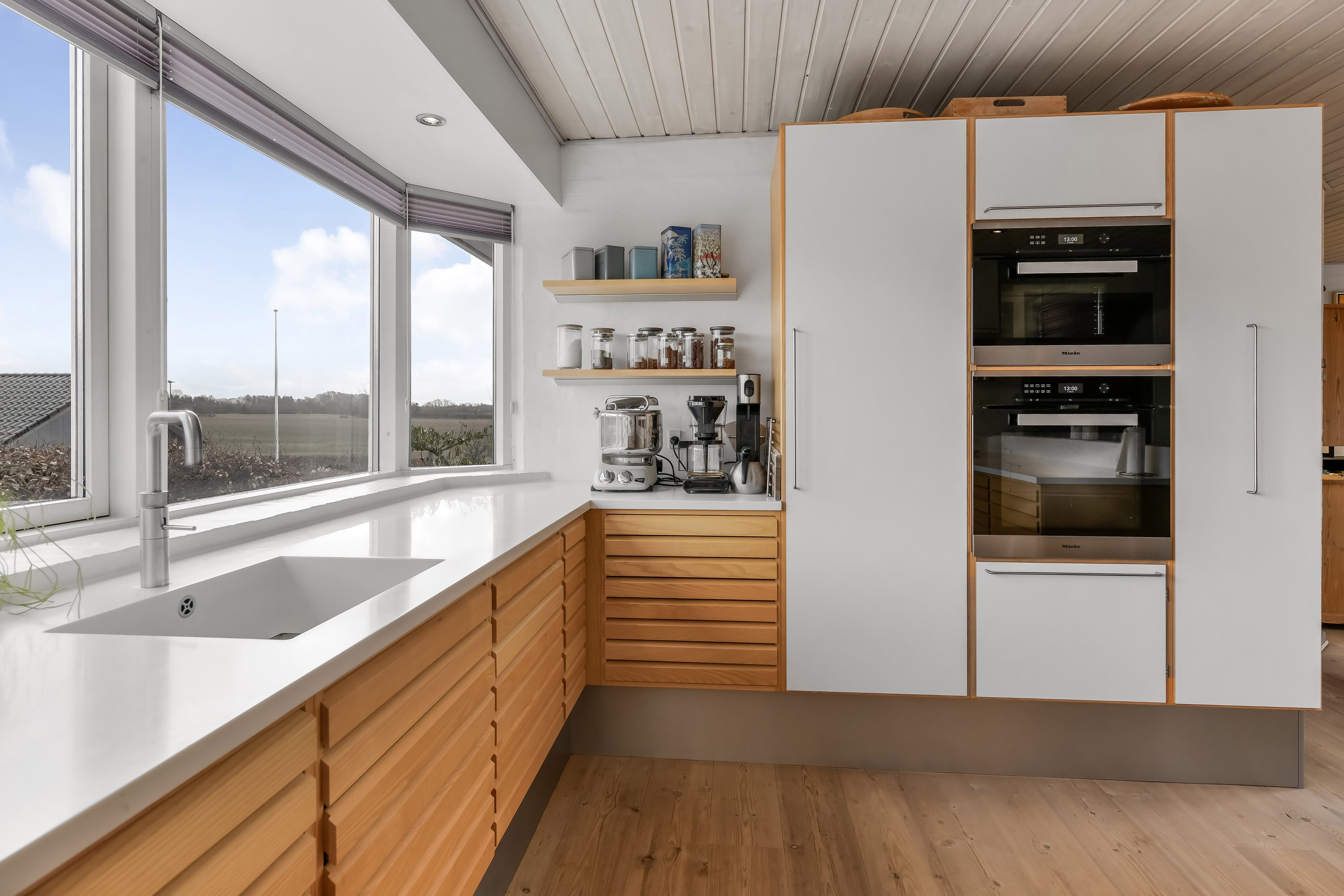 Fremhævet køkken billede i fuldskærmstilstand. Billede af Søllingdalvej 88, 7250 Hejnsvig