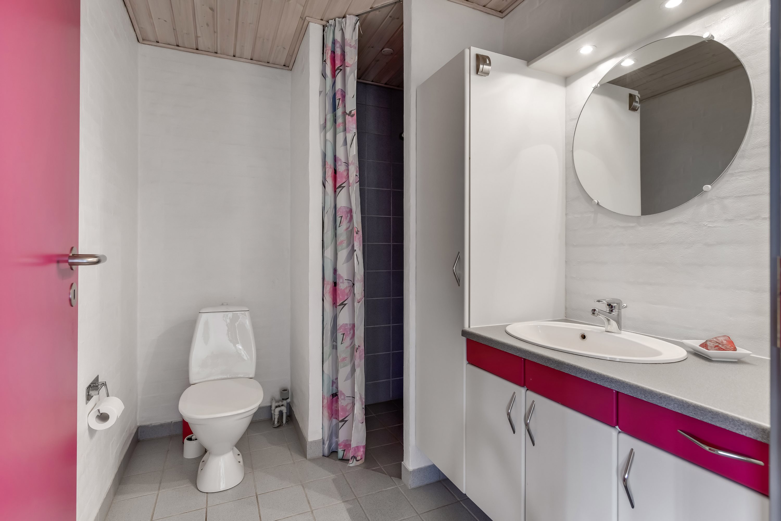 Fremhævet badeværelse billede i fuldskærmstilstand. Billede af Søllingdalvej 88, 7250 Hejnsvig