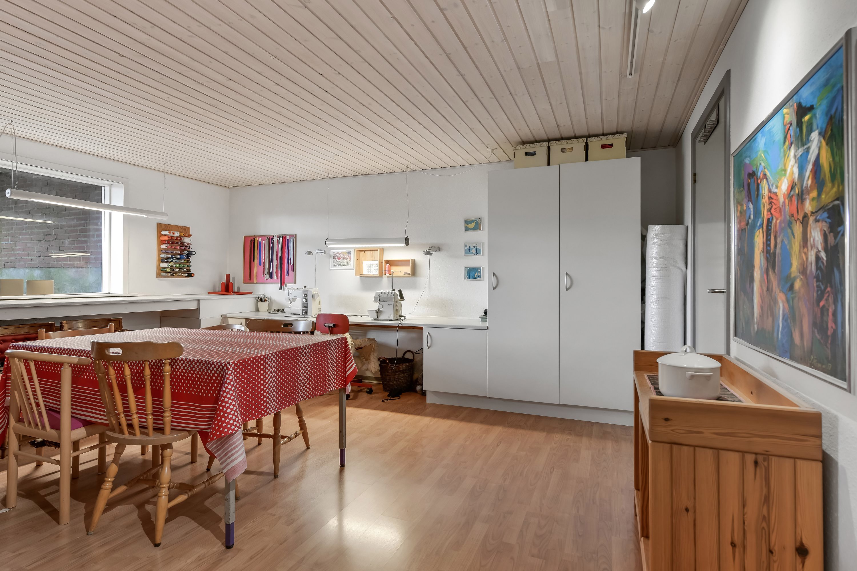 Fremhævet stue billede i fuldskærmstilstand. Billede af Søllingdalvej 88, 7250 Hejnsvig