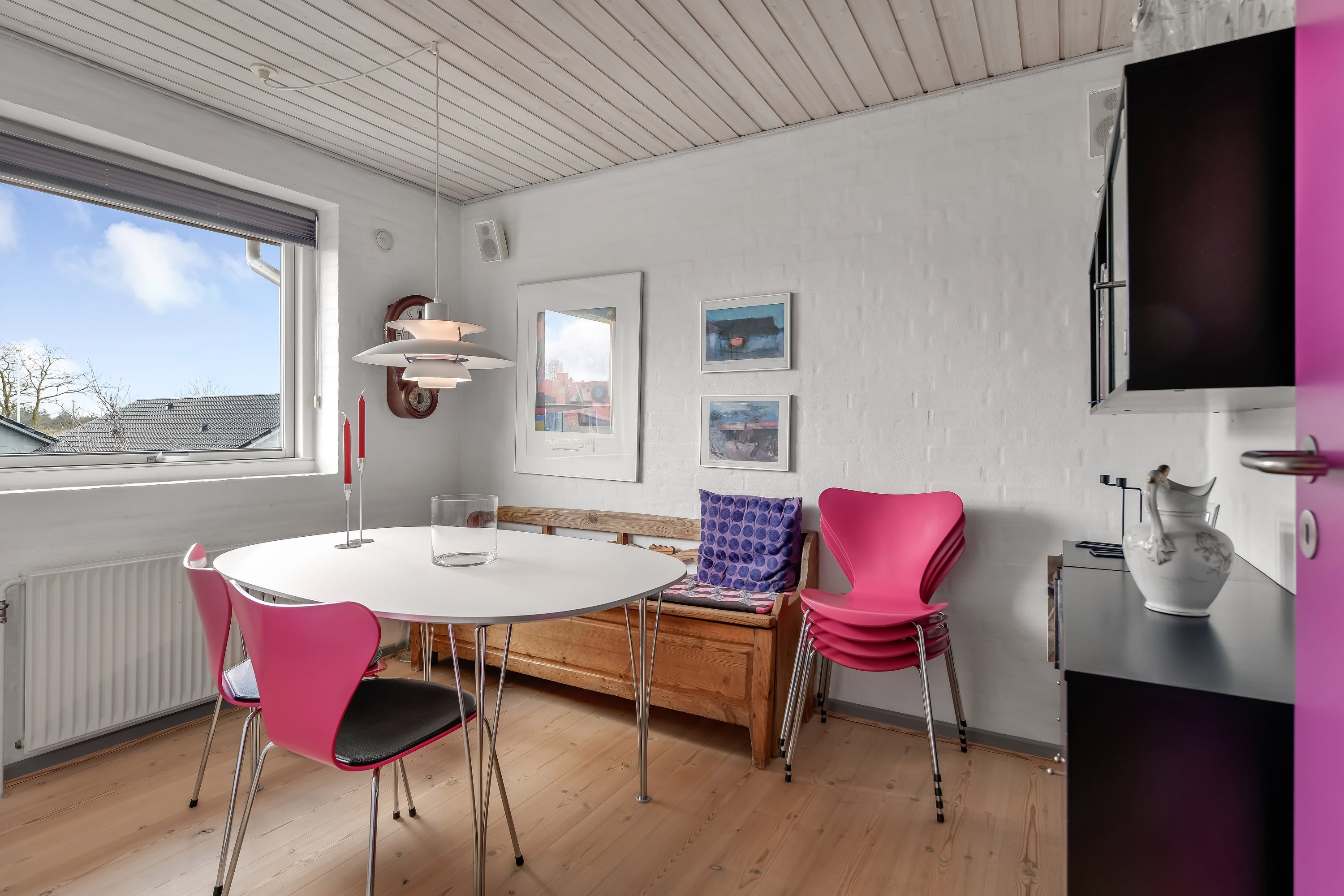 Fremhævet stue billede i fuldskærmstilstand. Billede af Søllingdalvej 88, 7250 Hejnsvig