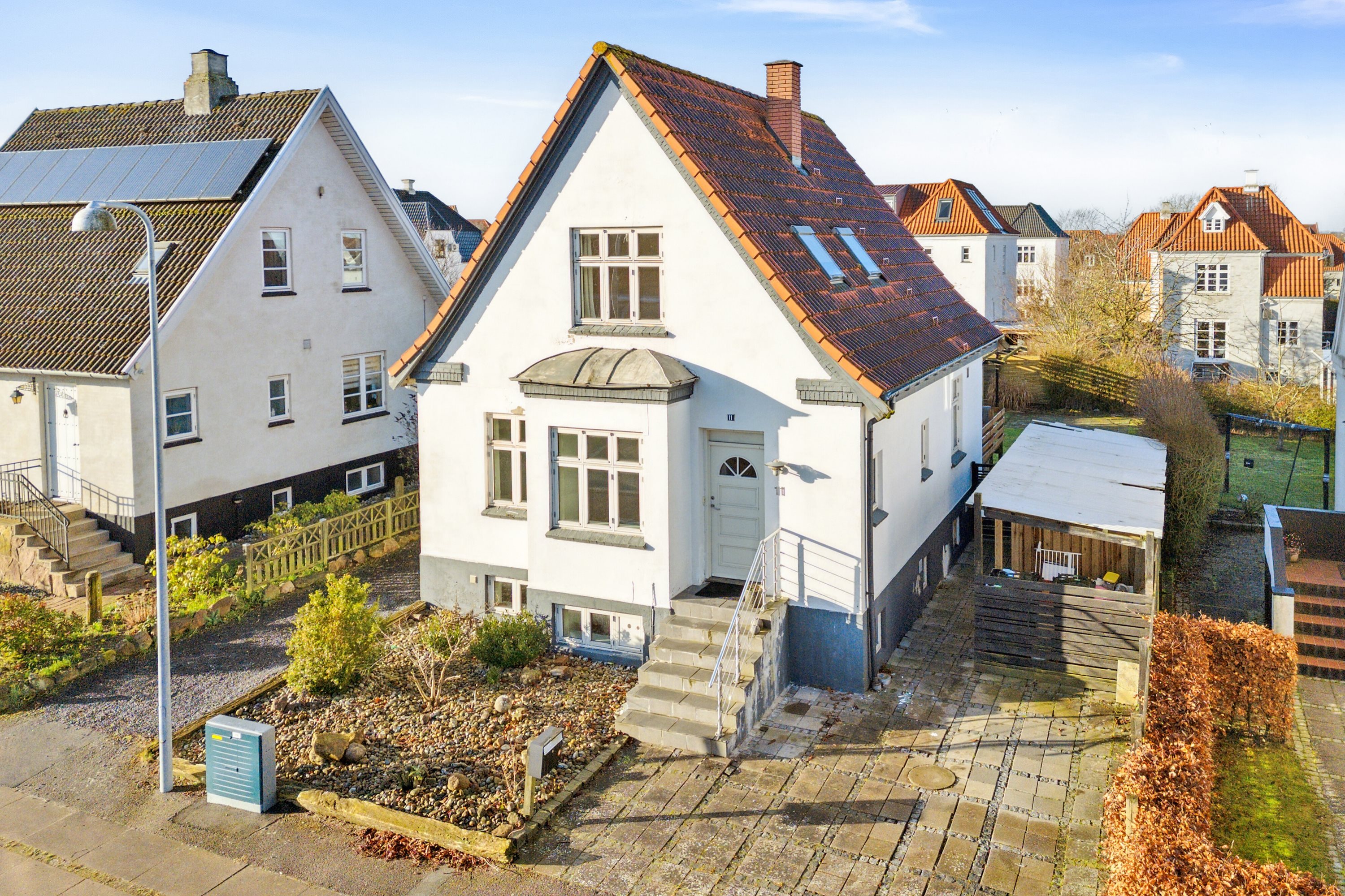 Fremhævet set fra vejen billede i fuldskærmstilstand. Billede af Kastanievej 11, 4200 Slagelse