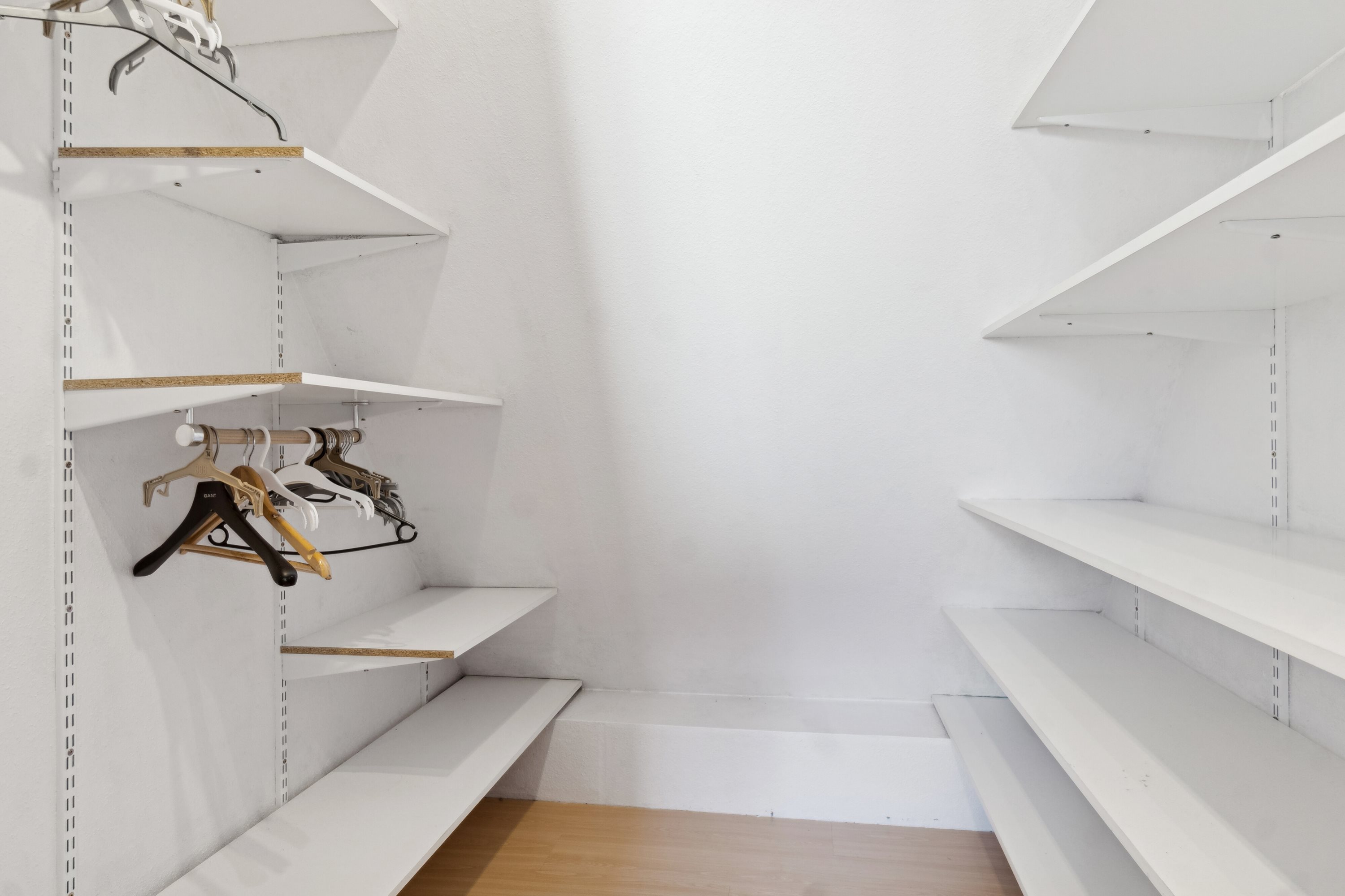 Fremhævet indendørs billede i fuldskærmstilstand. Billede af Kastanievej 11, 4200 Slagelse