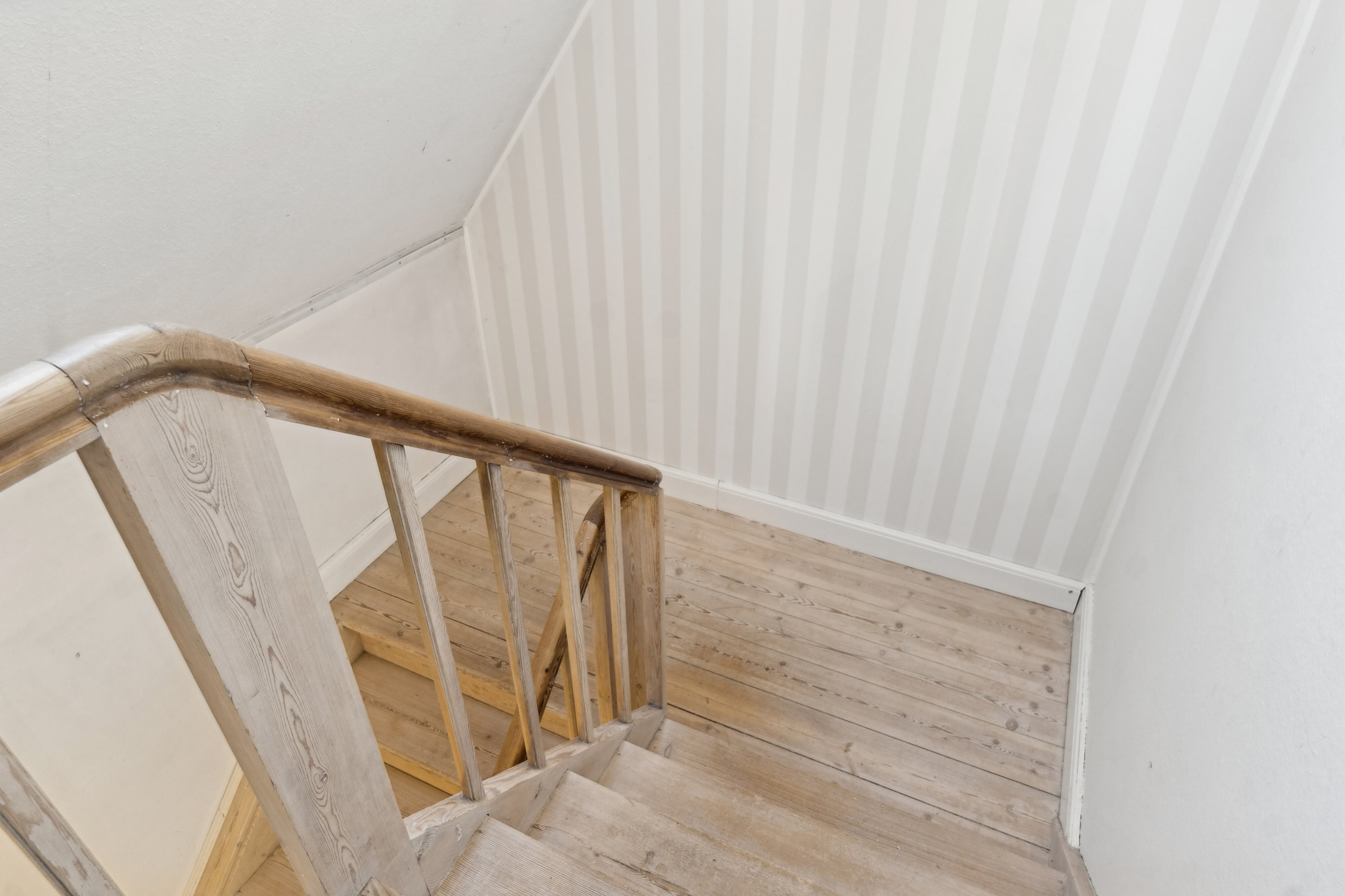 Fremhævet trappe billede i fuldskærmstilstand. Billede af Kastanievej 11, 4200 Slagelse