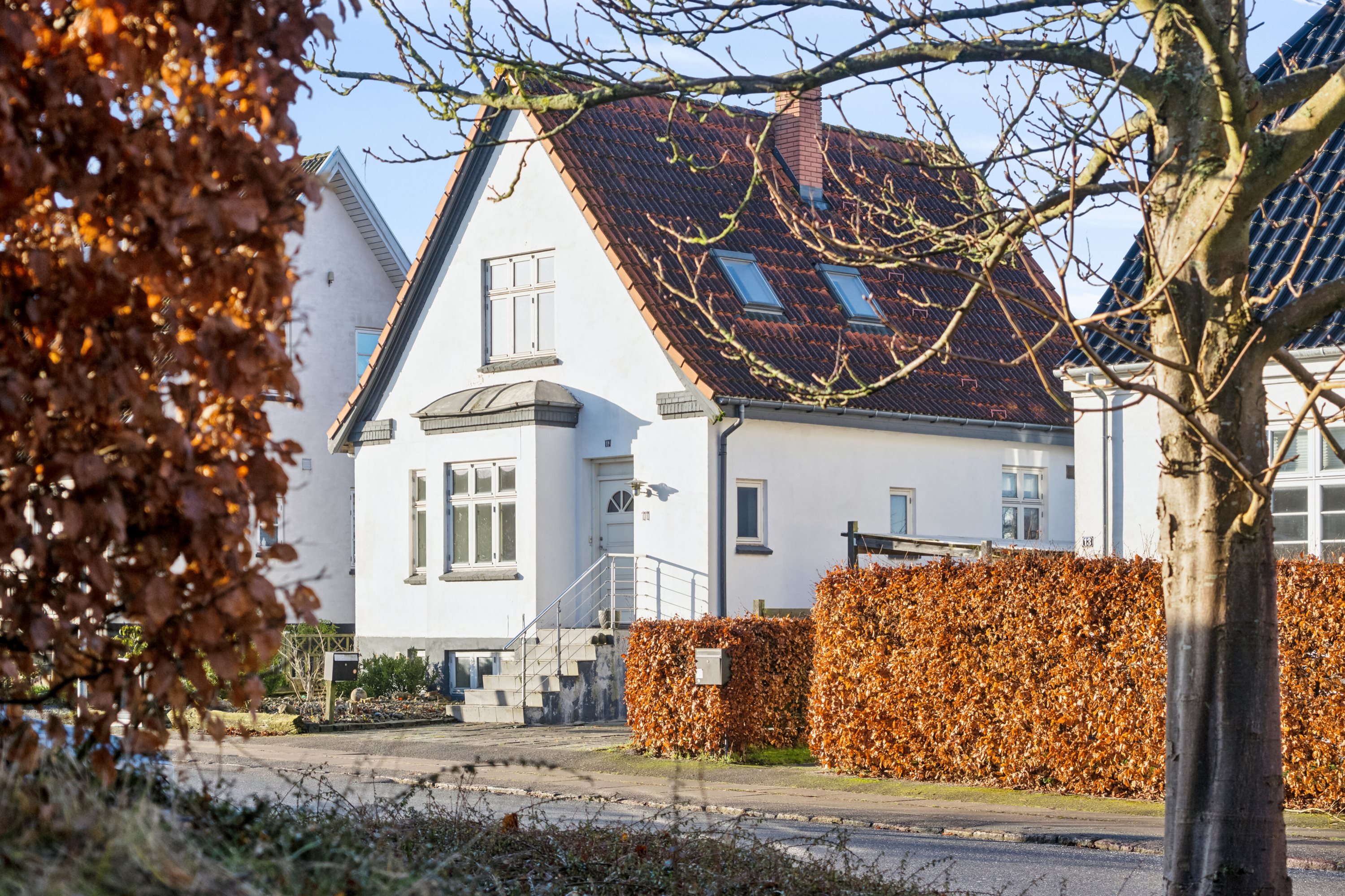 Fremhævet set fra vejen billede i fuldskærmstilstand. Billede af Kastanievej 11, 4200 Slagelse