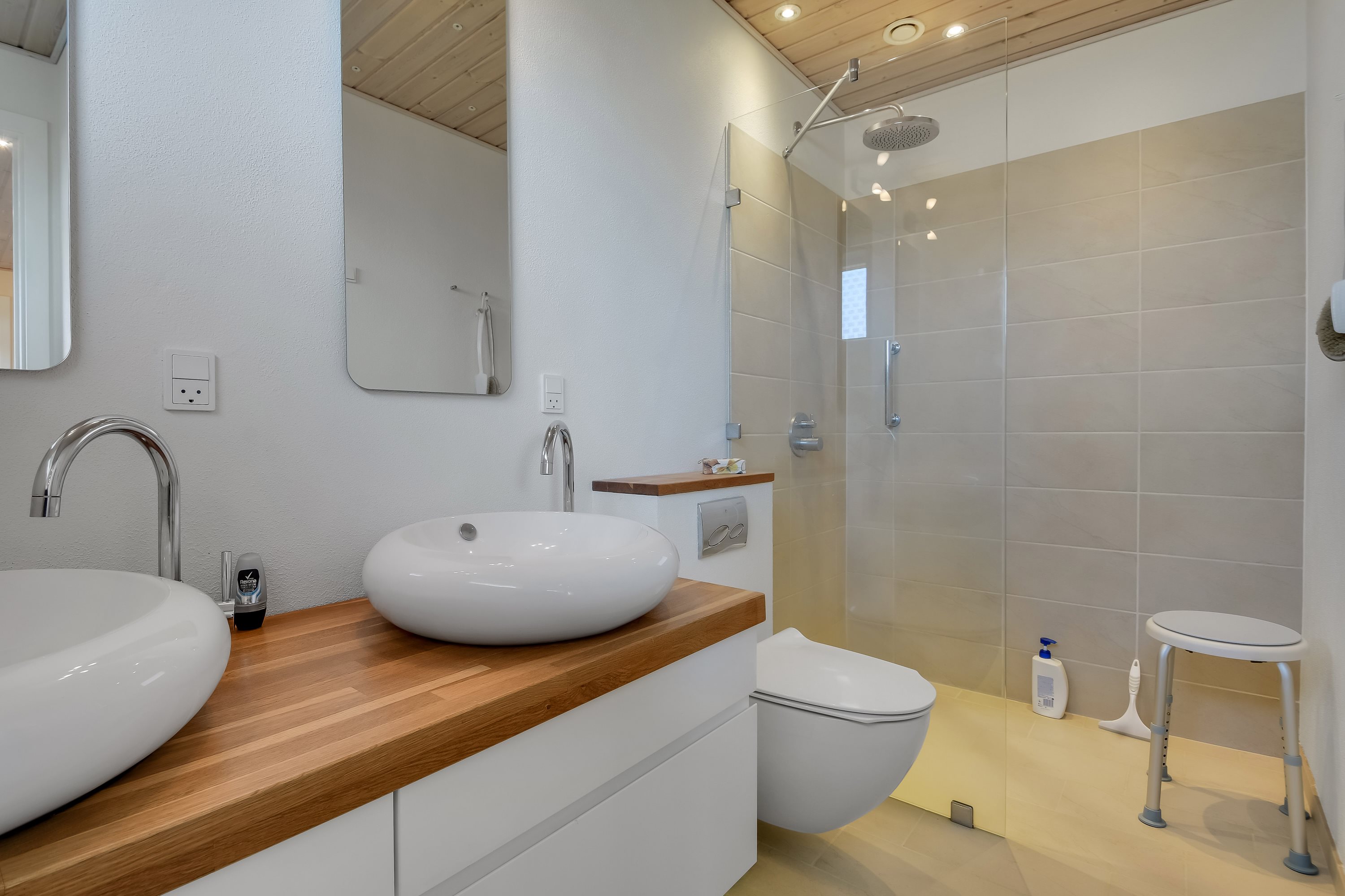 Fremhævet badeværelse billede i fuldskærmstilstand. Billede af Lundgaardsparken 74, 7600 Struer