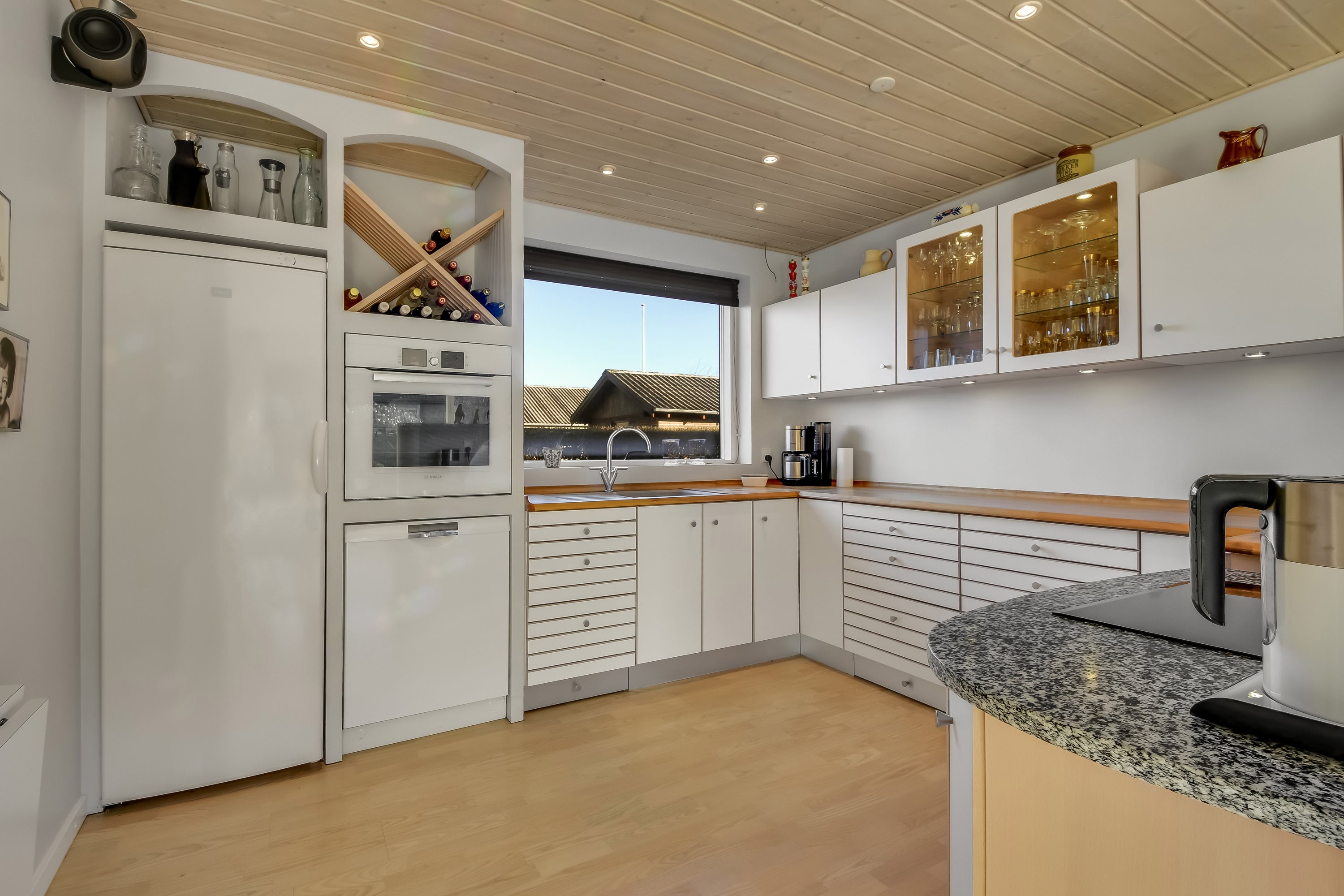 Fremhævet køkken billede i fuldskærmstilstand. Billede af Lundgaardsparken 74, 7600 Struer