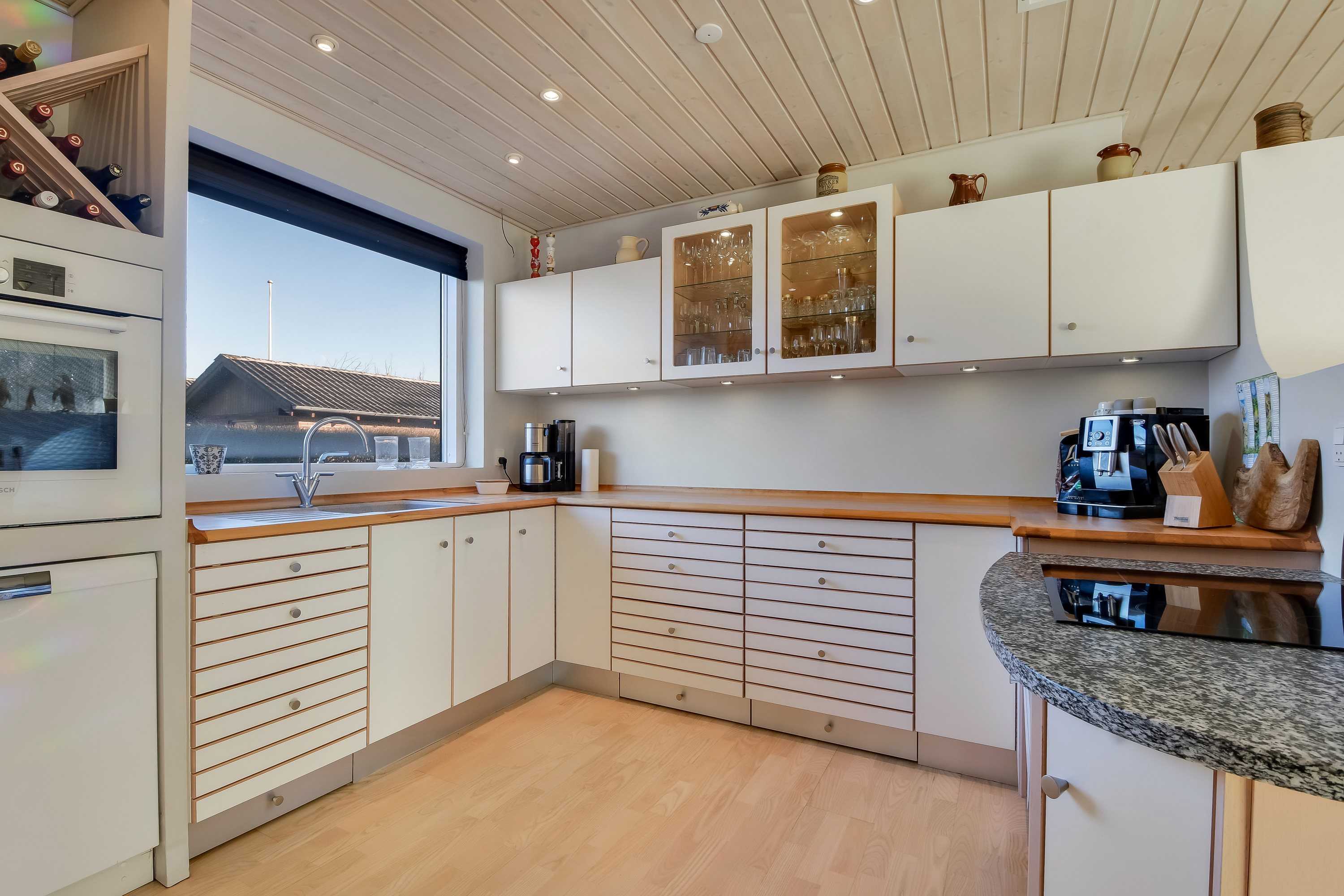 Fremhævet køkken billede i fuldskærmstilstand. Billede af Lundgaardsparken 74, 7600 Struer