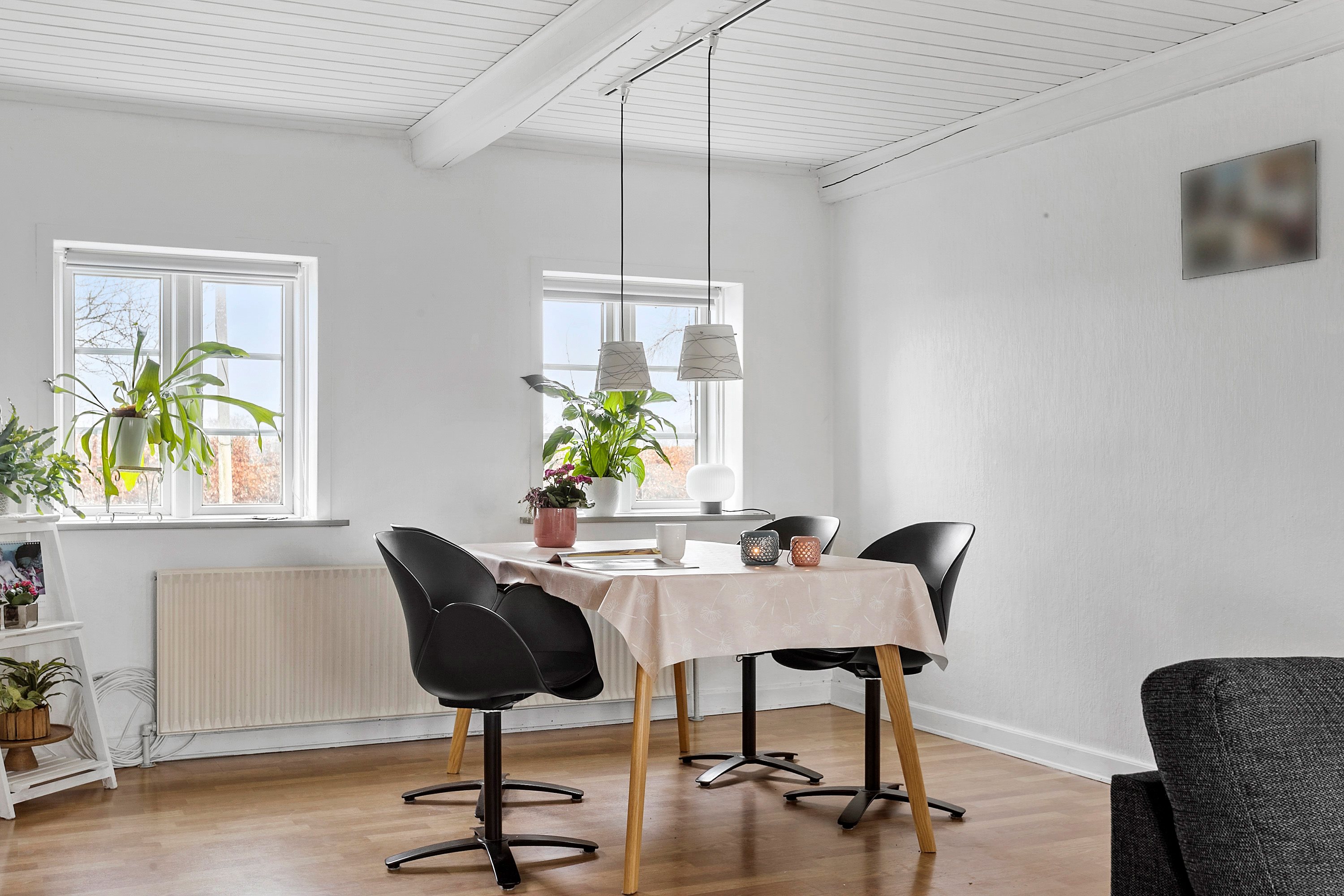 Fremhævet spisestue billede i fuldskærmstilstand. Billede af Skrave Kirkevej 1, Langetved, 6630 Rødding