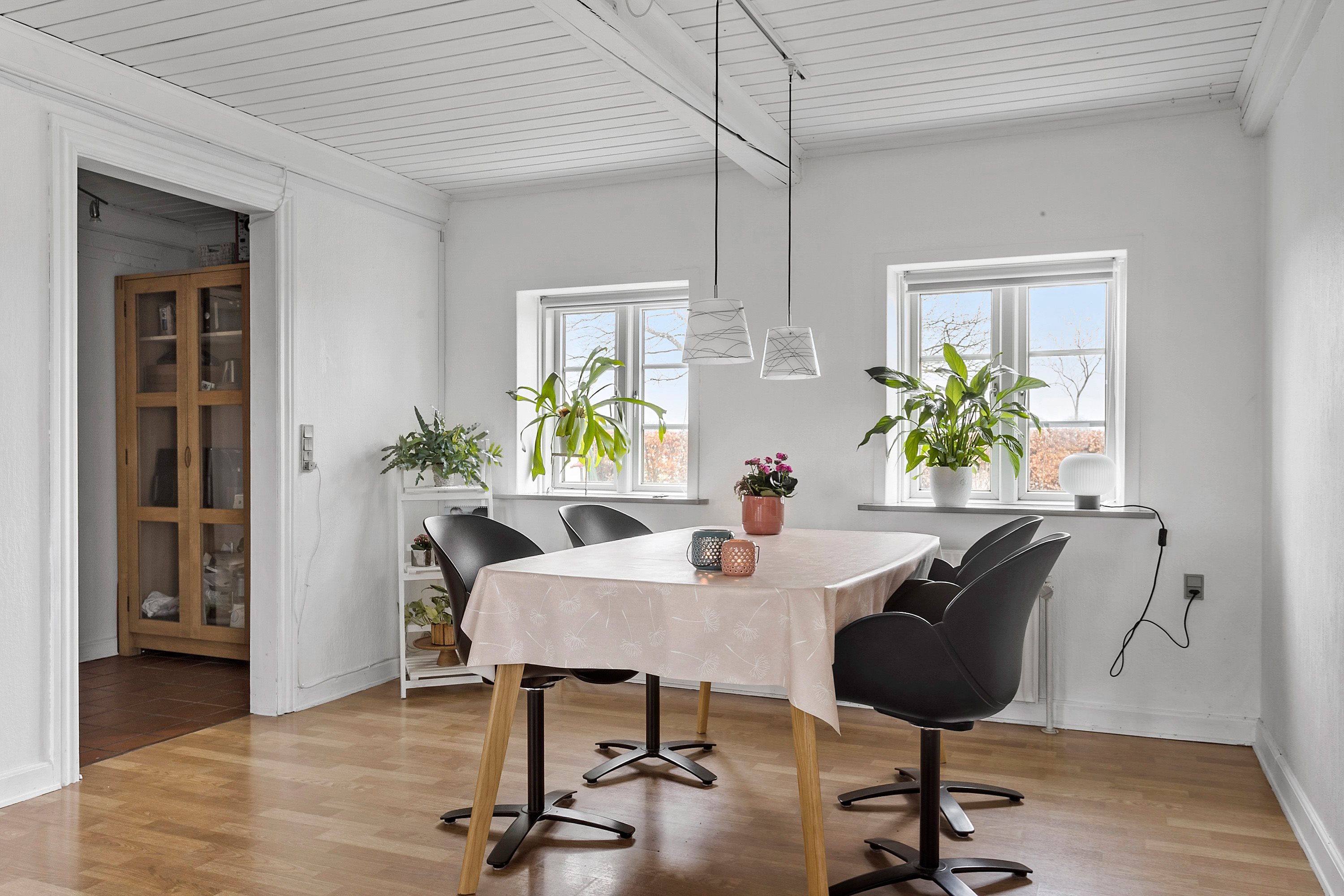 Fremhævet spisestue billede i fuldskærmstilstand. Billede af Skrave Kirkevej 1, Langetved, 6630 Rødding