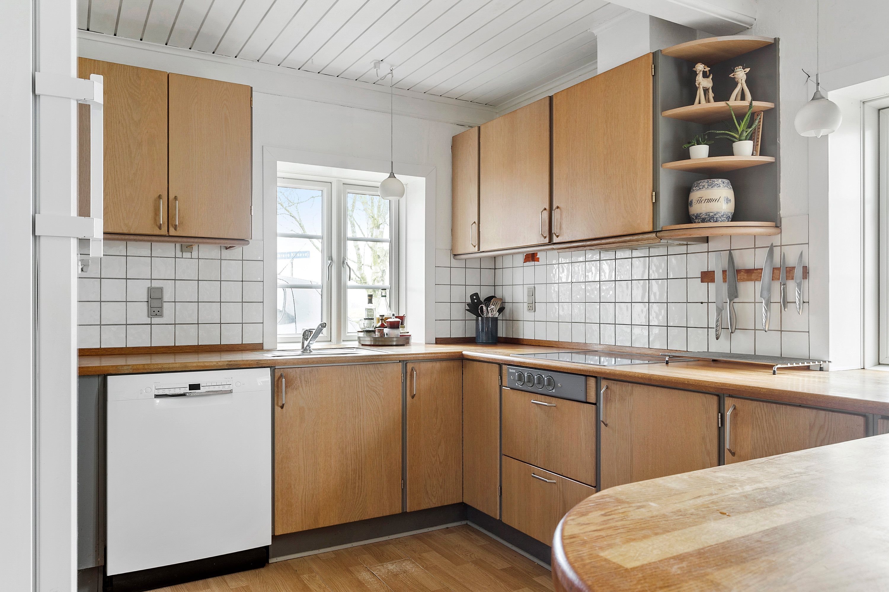 Miniaturebillede 1: køkken. Billede af Skrave Kirkevej 1, Langetved, 6630 Rødding