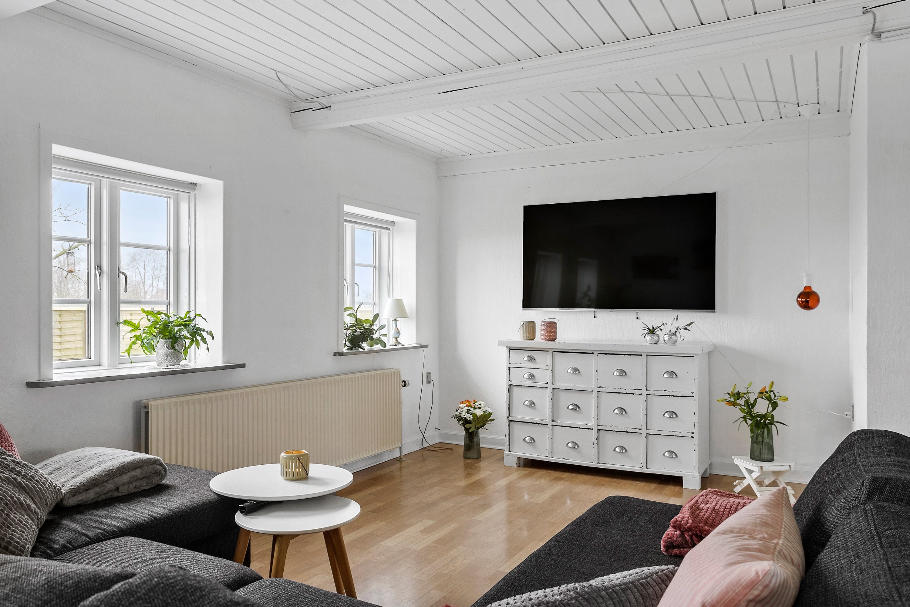 Fremhævet stue billede i fuldskærmstilstand. Billede af Skrave Kirkevej 1, Langetved, 6630 Rødding