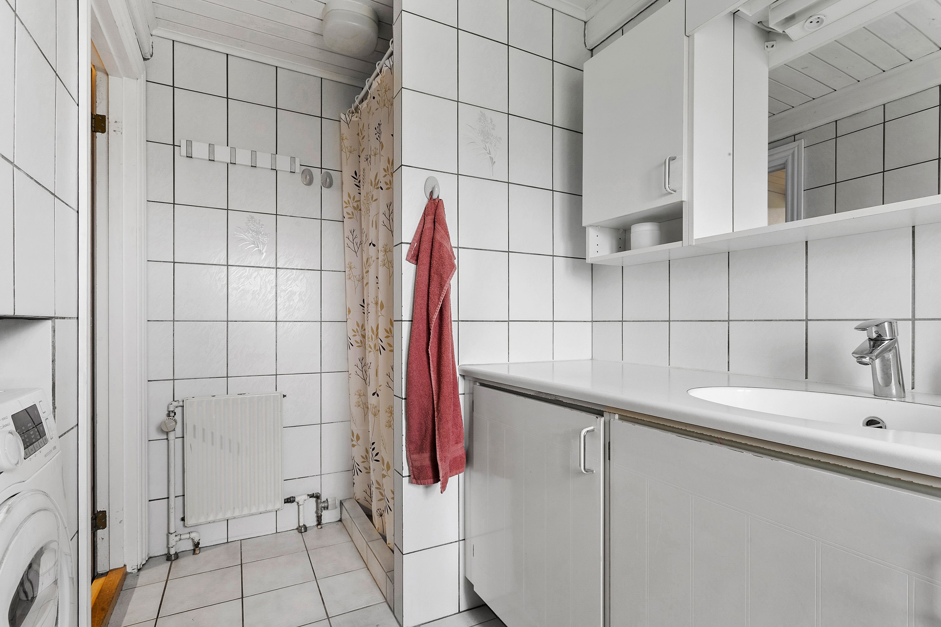 Fremhævet badeværelse billede i fuldskærmstilstand. Billede af Skrave Kirkevej 1, Langetved, 6630 Rødding