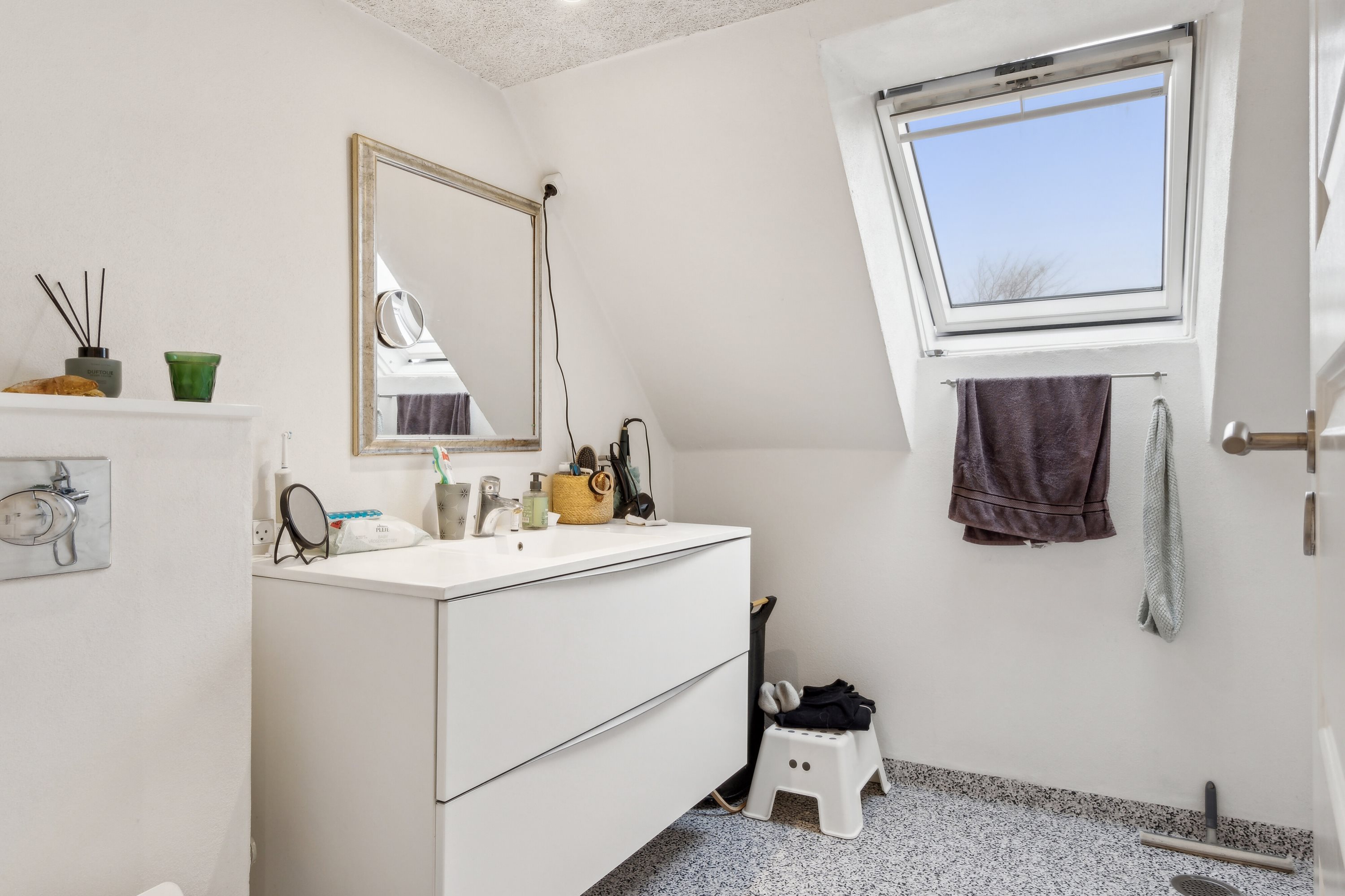 Fremhævet badeværelse billede i fuldskærmstilstand. Billede af Møllevej 19, 9800 Hjørring