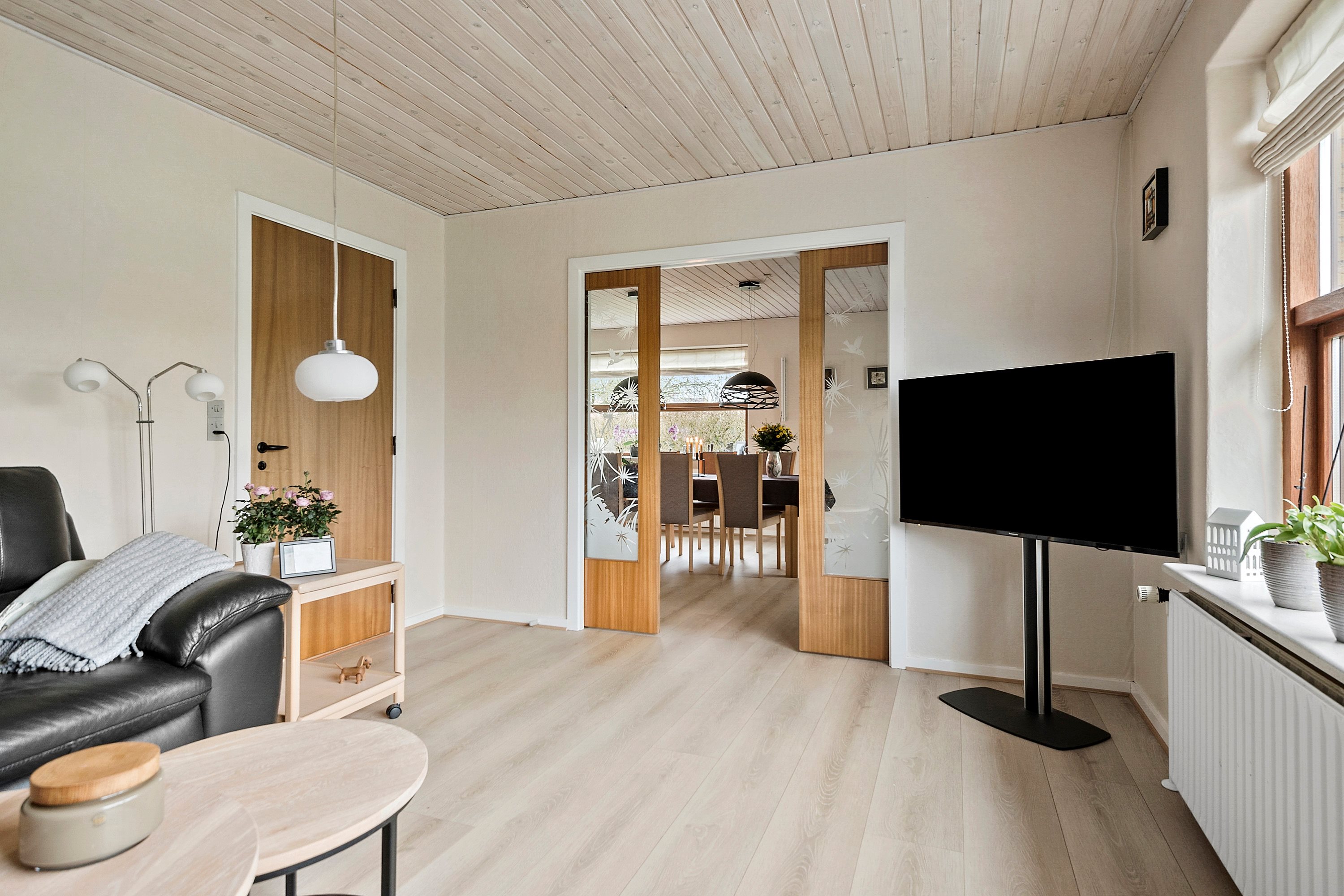 Fremhævet stue billede i fuldskærmstilstand. Billede af Hylkevej 74, Hylke, 8660 Skanderborg