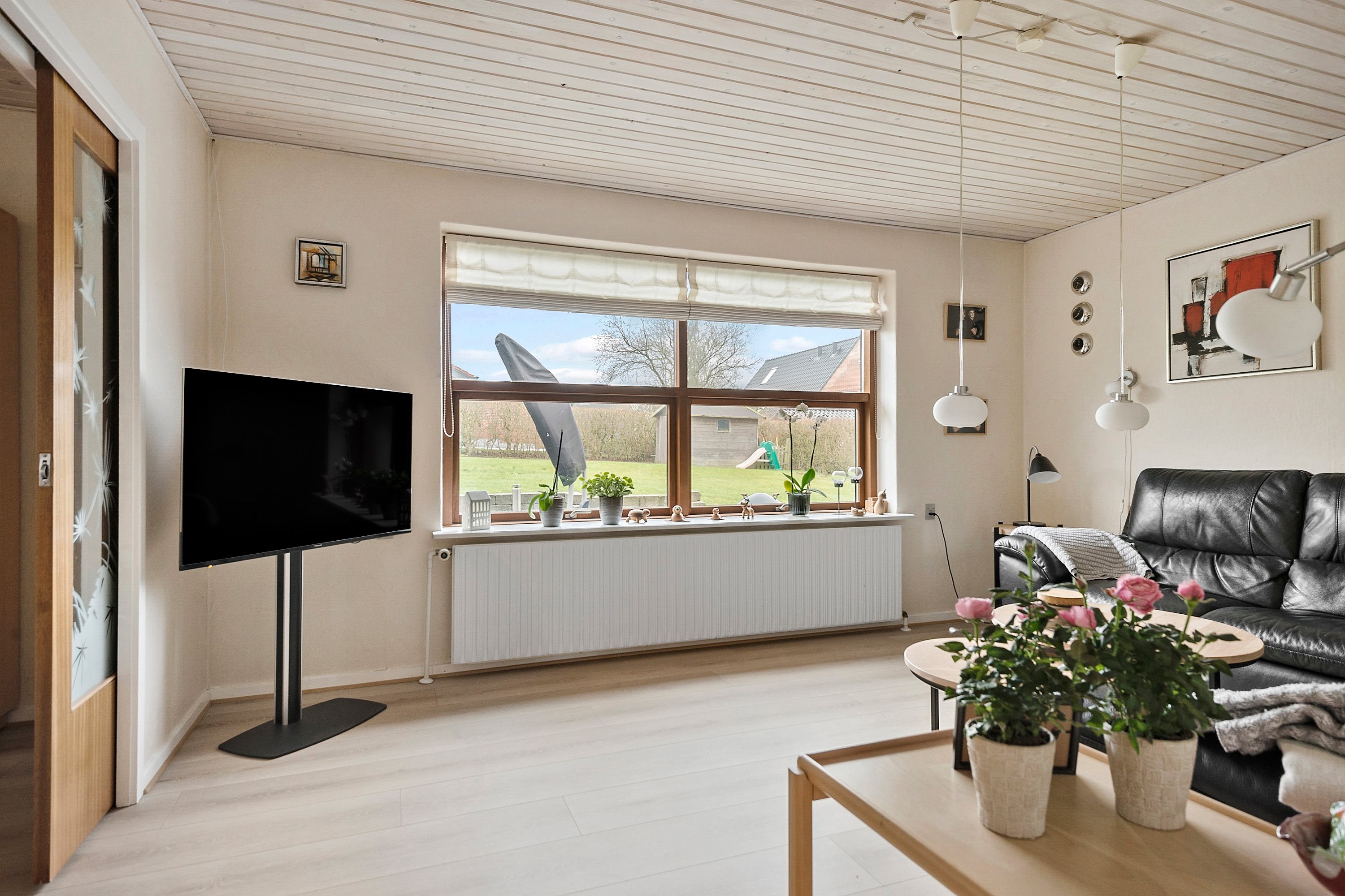 Fremhævet stue billede i fuldskærmstilstand. Billede af Hylkevej 74, Hylke, 8660 Skanderborg