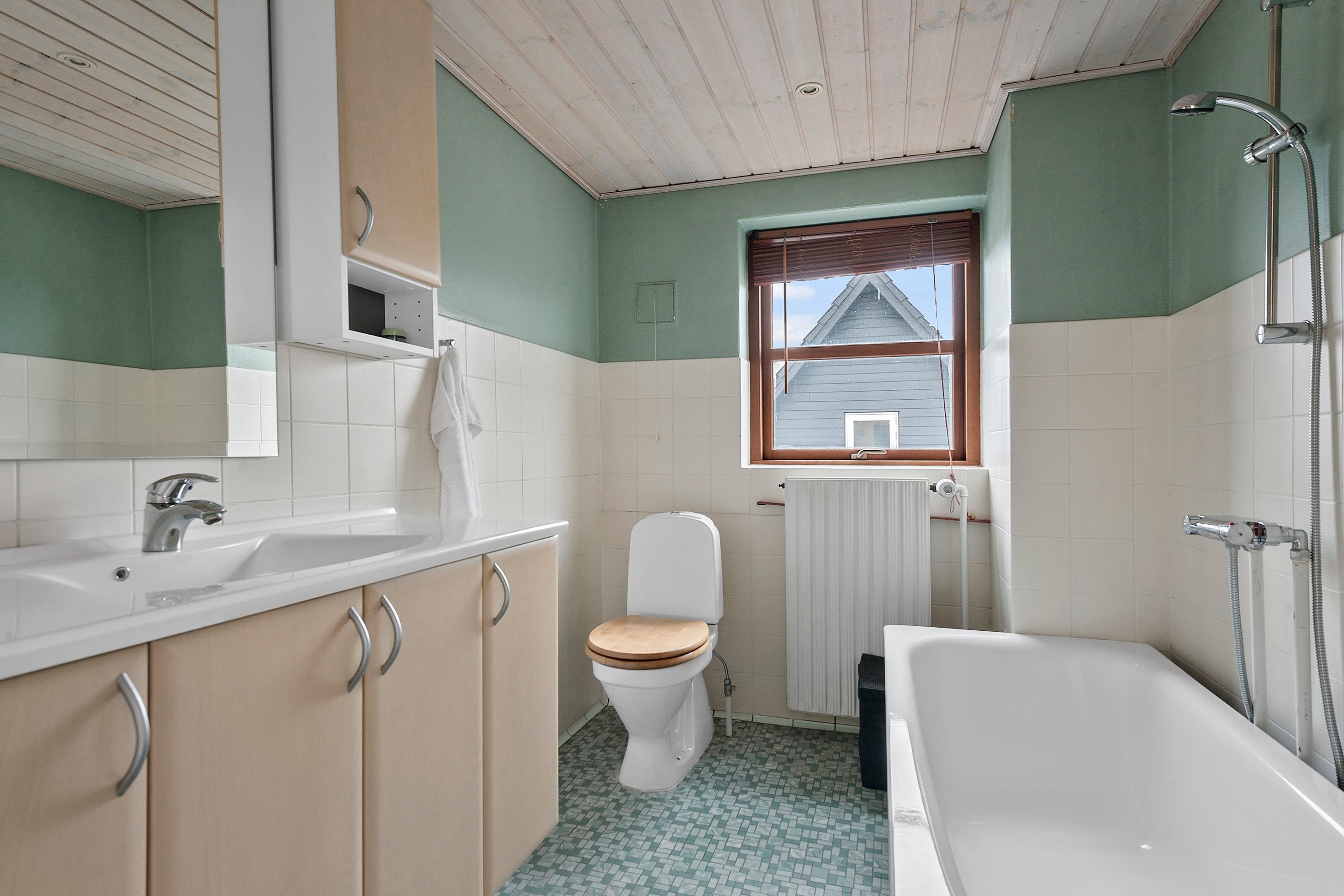 Fremhævet badeværelse billede i fuldskærmstilstand. Billede af Hylkevej 74, Hylke, 8660 Skanderborg