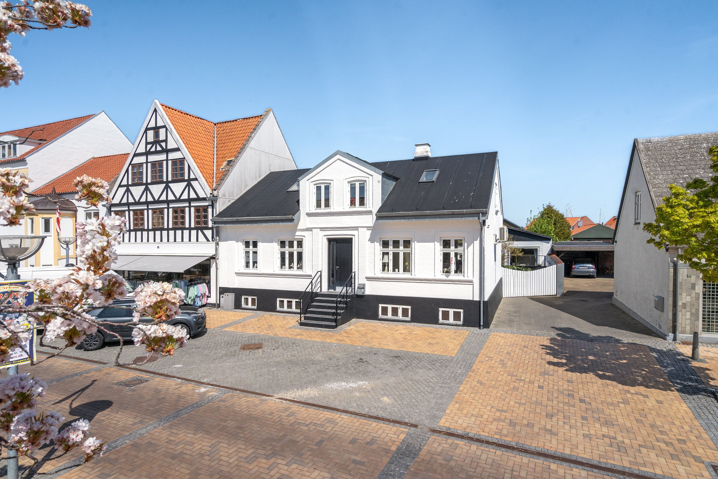 Miniaturebillede 1: . Billede af Odelsgade 16, 7130 Juelsminde