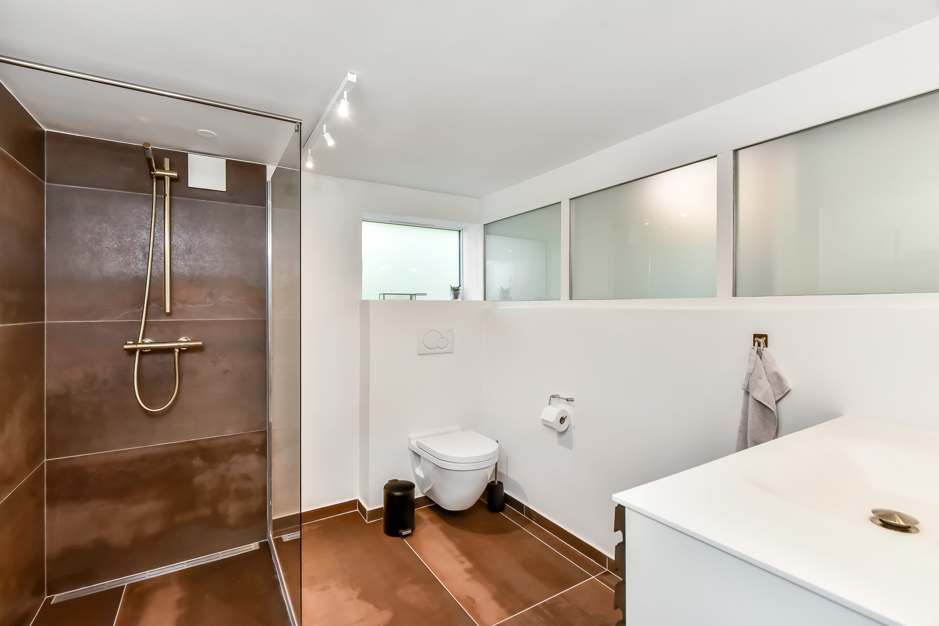 Fremhævet badeværelse billede i fuldskærmstilstand. Billede af Farvergårdvej 7, 7400 Herning