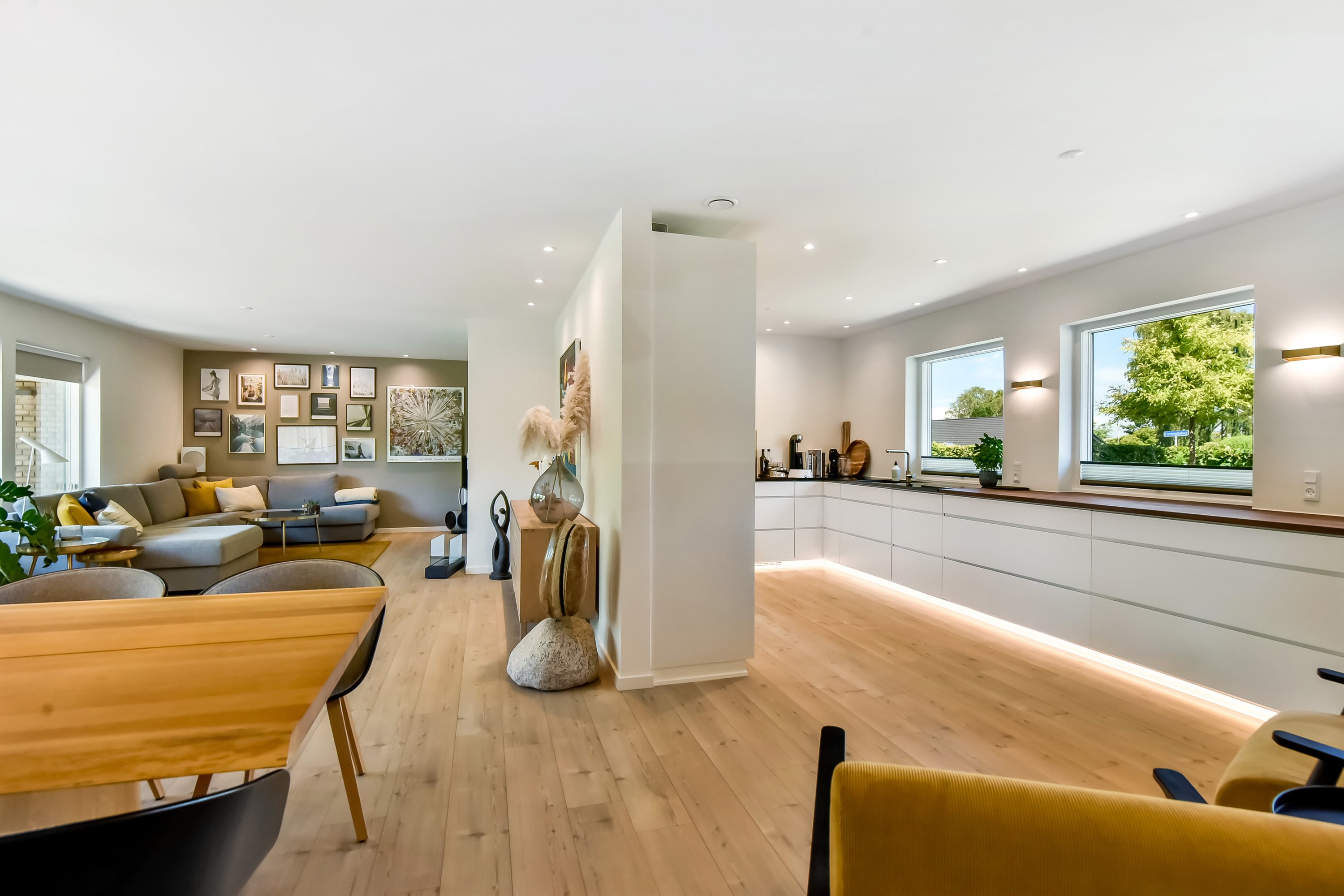 Fremhævet stue billede i fuldskærmstilstand. Billede af Farvergårdvej 7, 7400 Herning