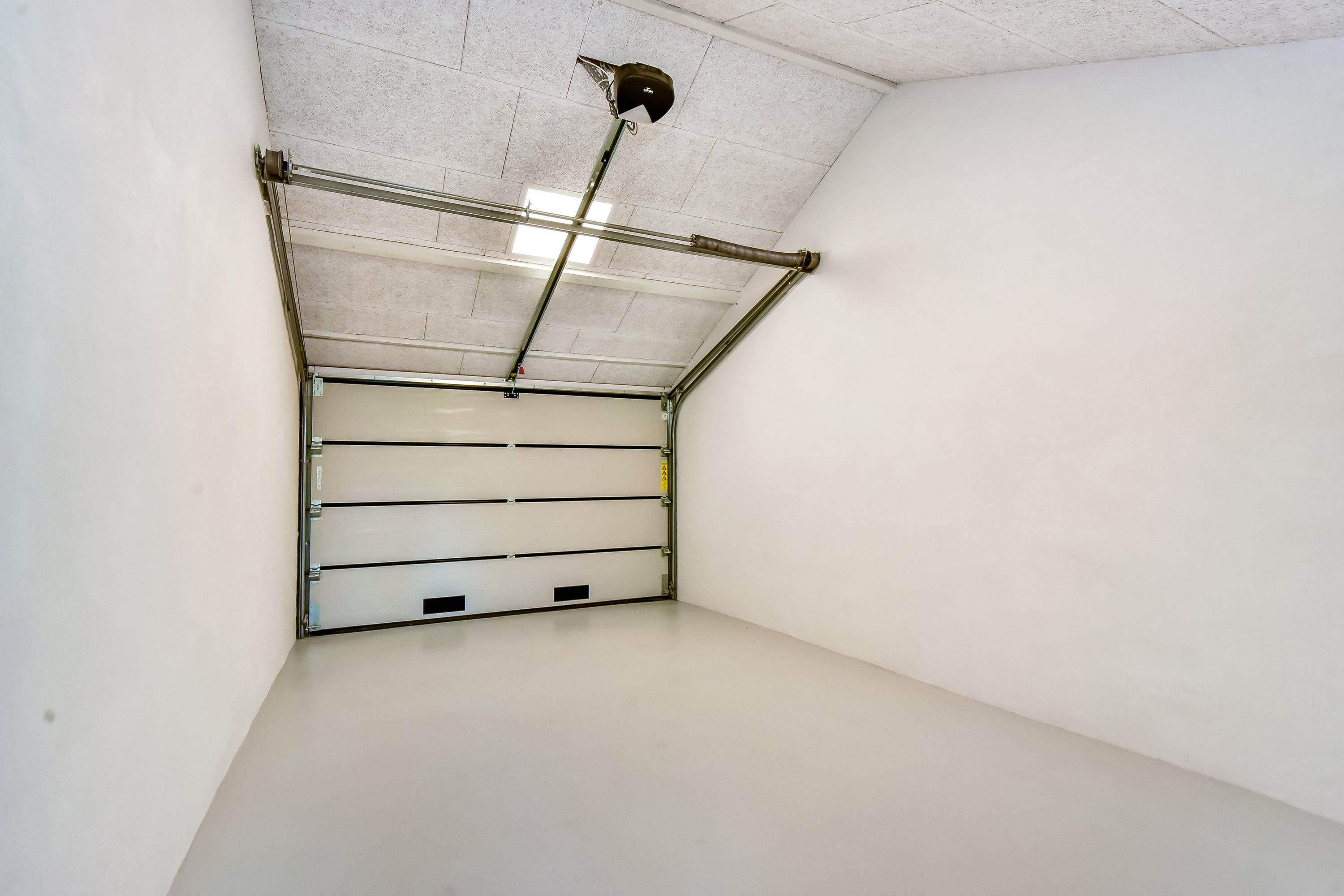 Fremhævet garage billede i fuldskærmstilstand. Billede af Farvergårdvej 7, 7400 Herning