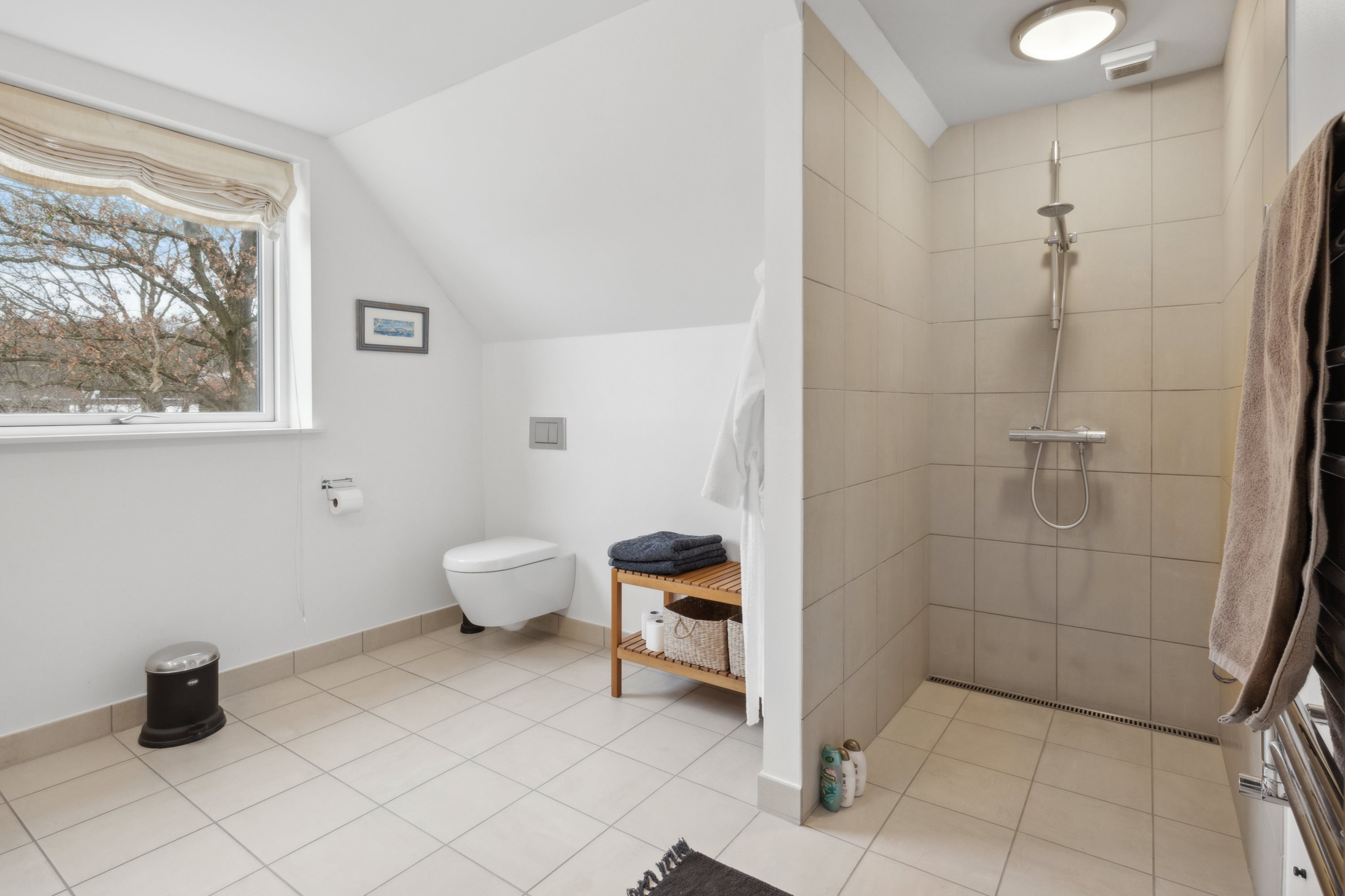 Fremhævet badeværelse billede i fuldskærmstilstand. Billede af Houlkærshøjen 16, 8800 Viborg