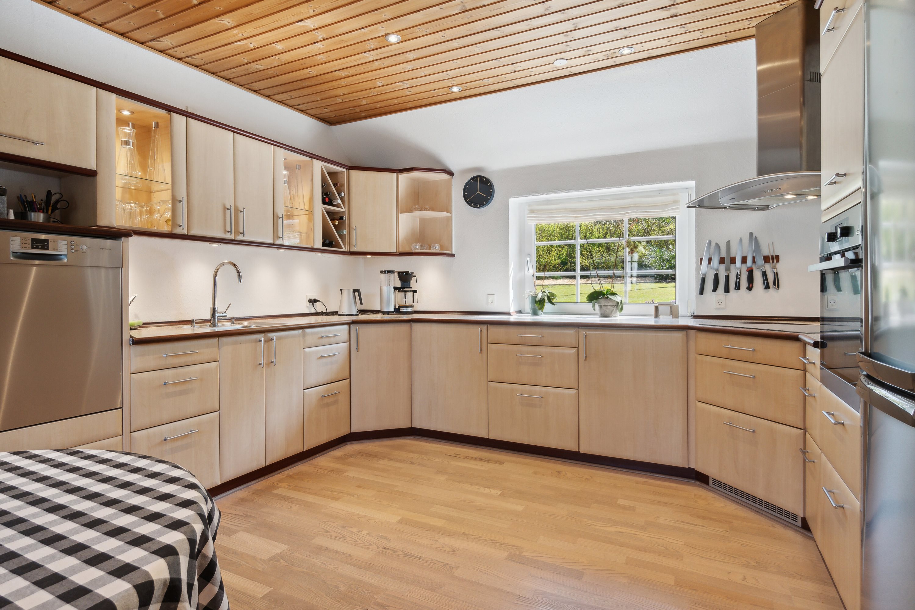 Fremhævet køkken billede i fuldskærmstilstand. Billede af Hald Møllevej 42, Stouby, 8983 Gjerlev J