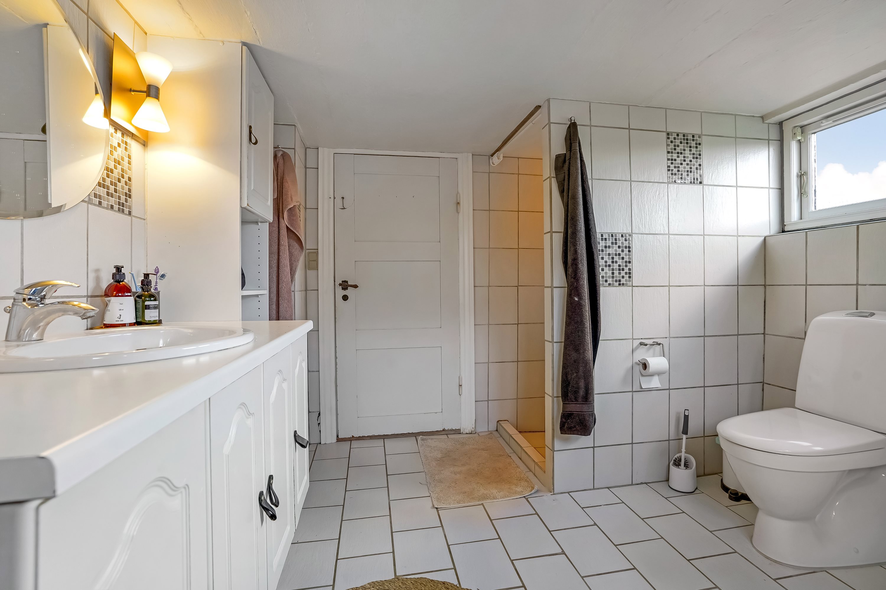 Fremhævet badeværelse billede i fuldskærmstilstand. Billede af Adlerhusvej 24, 5500 Middelfart