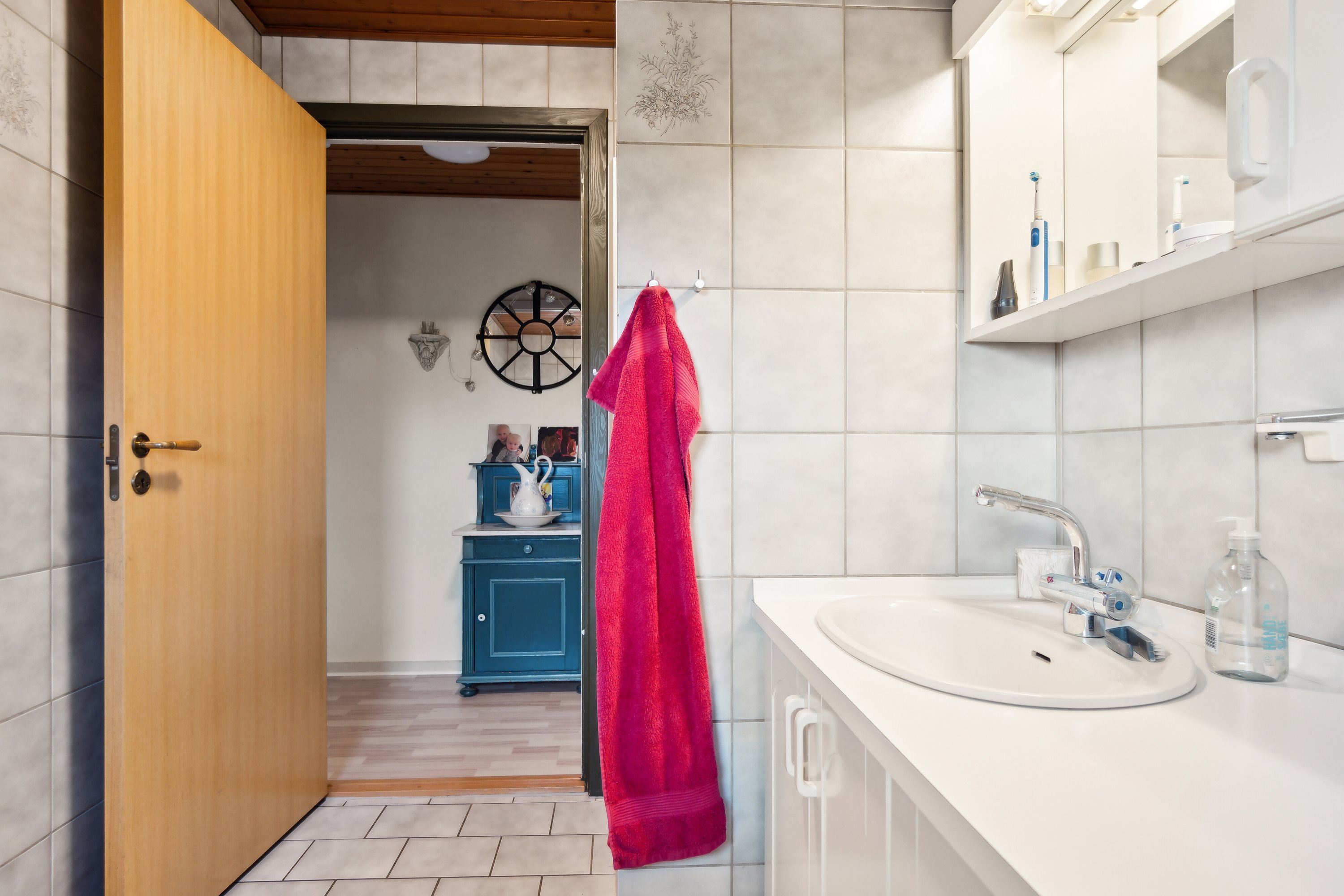 Fremhævet badeværelse billede i fuldskærmstilstand. Billede af Nørre Alle 12, 9881 Bindslev