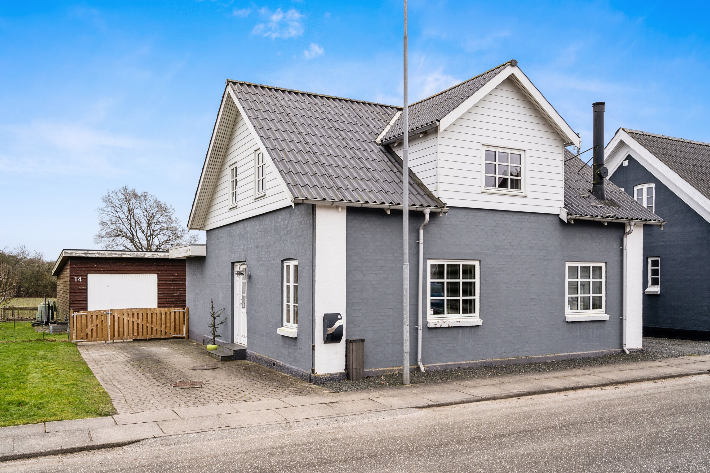 Fremhævet set fra vejen billede i fuldskærmstilstand. Billede af Søndergade 14, Skalbjerg, 5492 Vissenbjerg