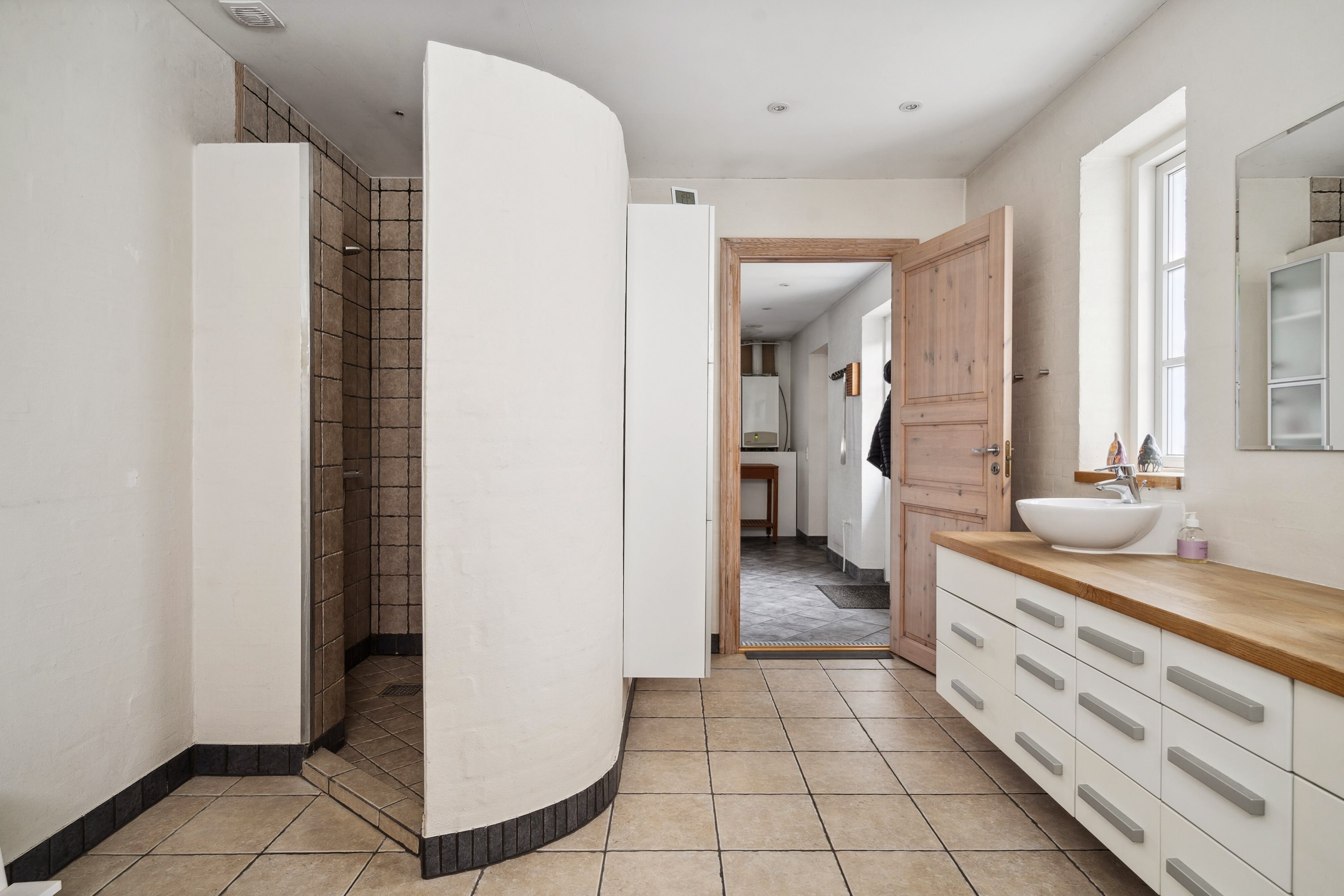 Fremhævet badeværelse billede i fuldskærmstilstand. Billede af Søndergade 14, Skalbjerg, 5492 Vissenbjerg