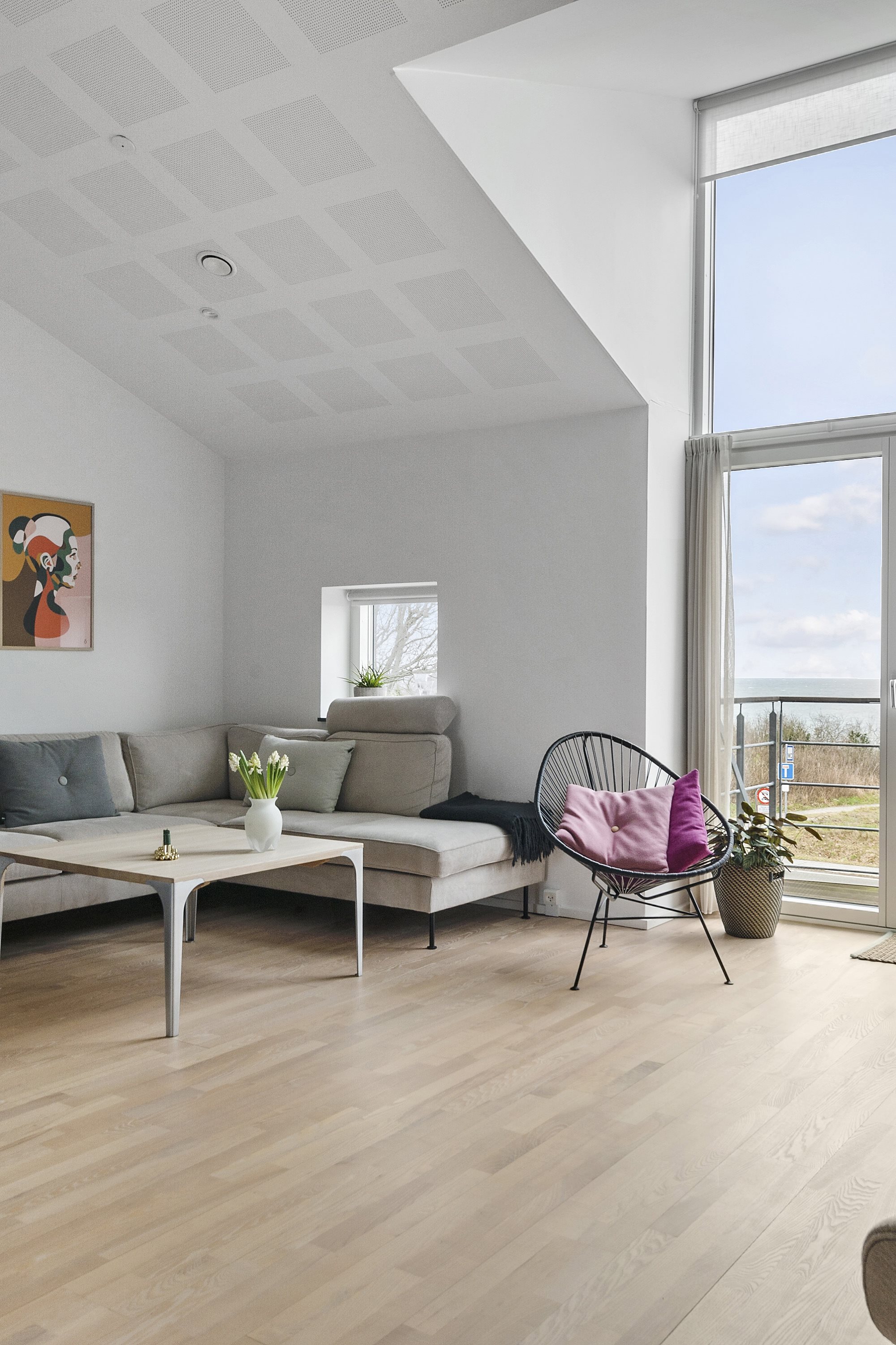 Fremhævet stue billede i fuldskærmstilstand. Billede af Kystvejen 99C, Rude Strand, 8300 Odder