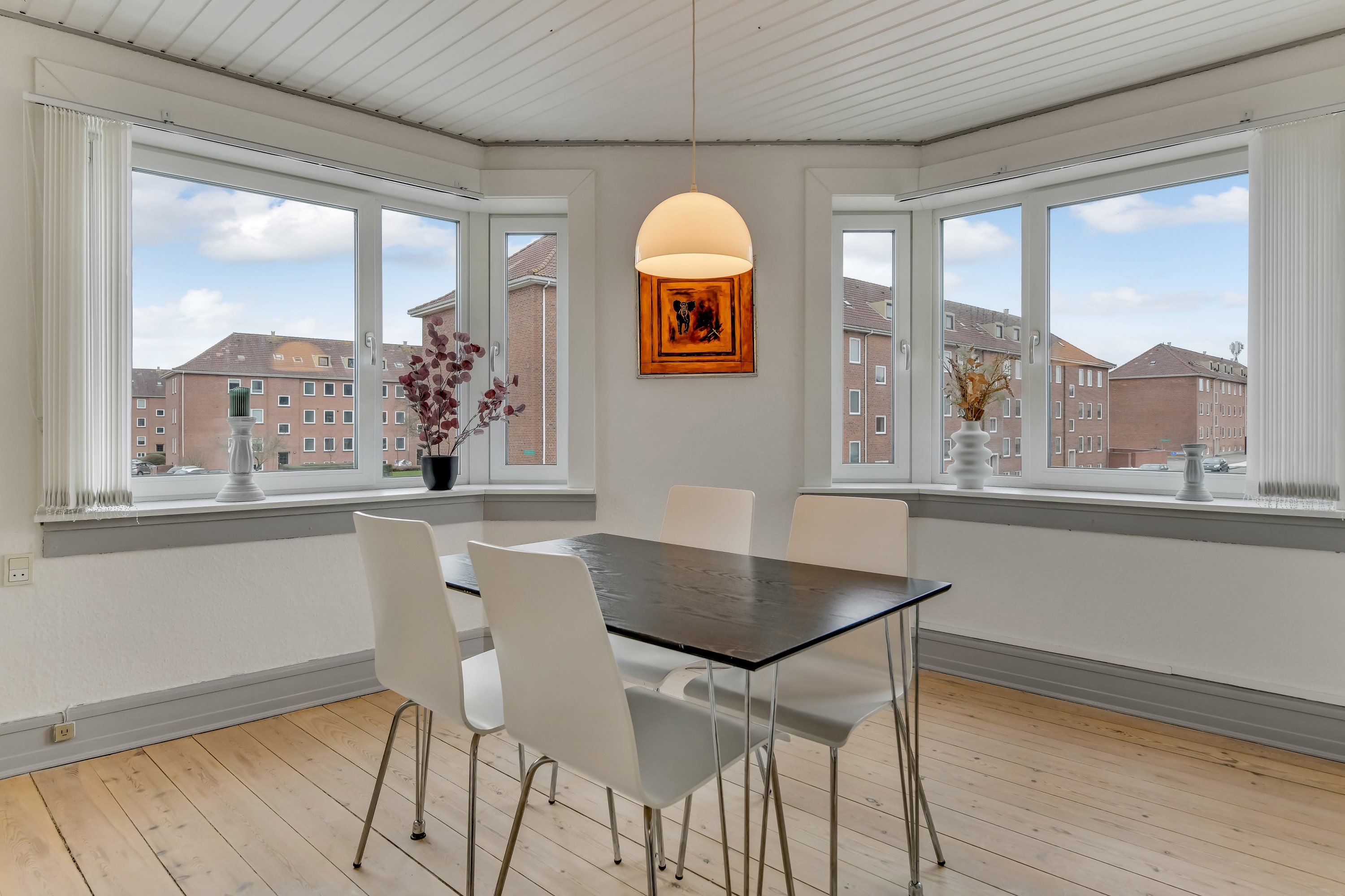 Fremhævet stue billede i fuldskærmstilstand. Billede af Gl Vardevej 27, 1. tv., 6700 Esbjerg