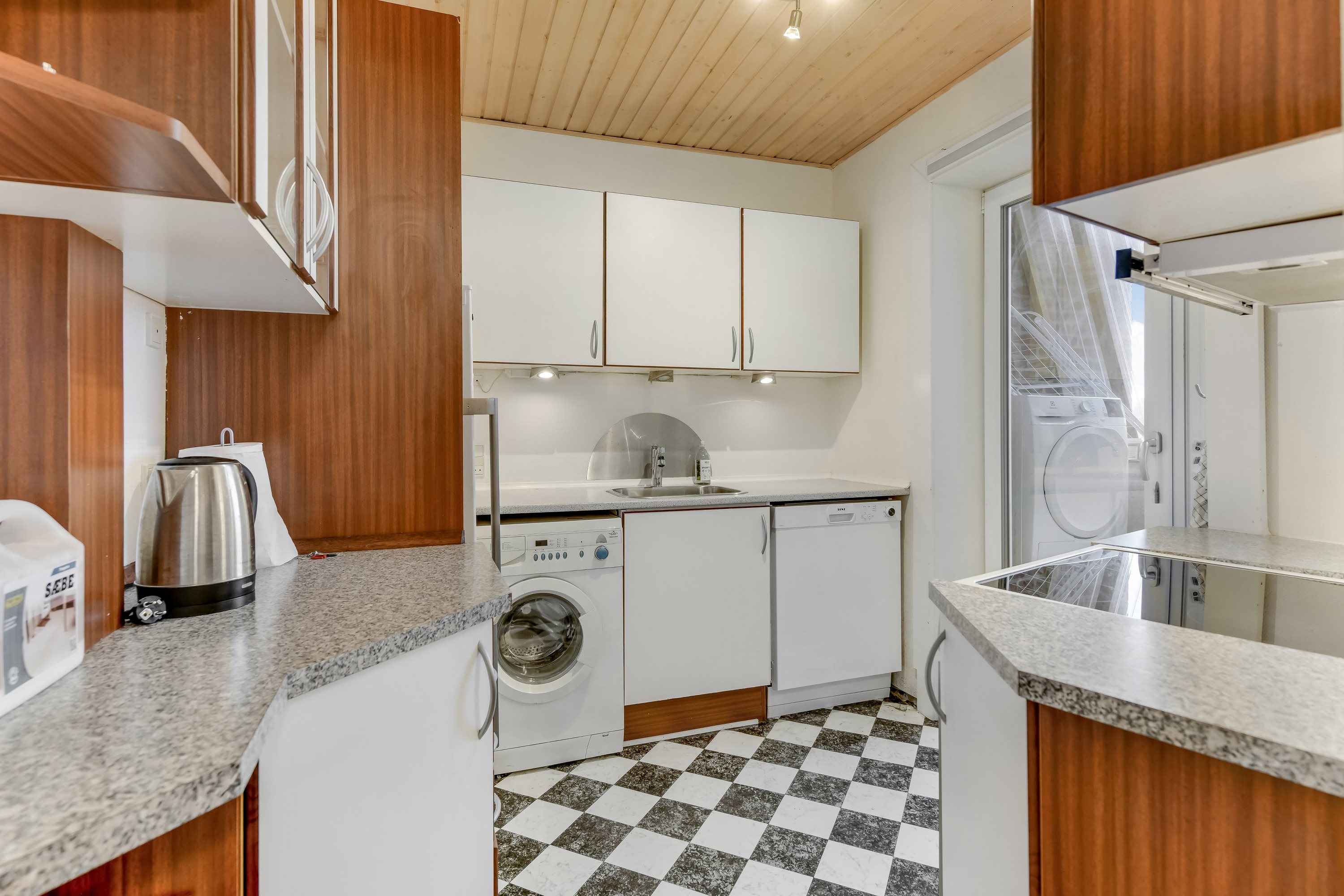 Fremhævet køkken billede i fuldskærmstilstand. Billede af Gl Vardevej 27, 1. tv., 6700 Esbjerg