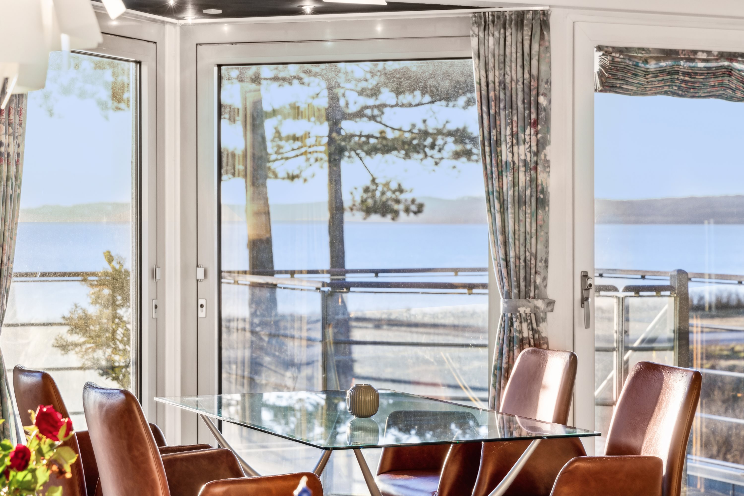 Fremhævet stue billede i fuldskærmstilstand. Billede af Mimosavej 19B, Egsmark, 8400 Ebeltoft